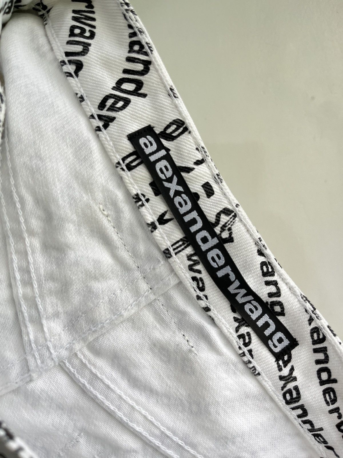 Alexander Wang Alexander Wang White Wave Logo Bite Shorts Size 26" / US 2 / IT 38 - 5 Thumbnail
