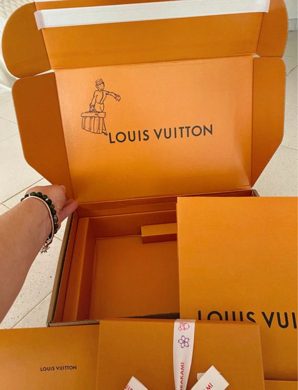 Louis Vuitton Louis Vuitton x Takashi Murakami Cherry Blossom Foulard Size ONE SIZE - 3 Thumbnail
