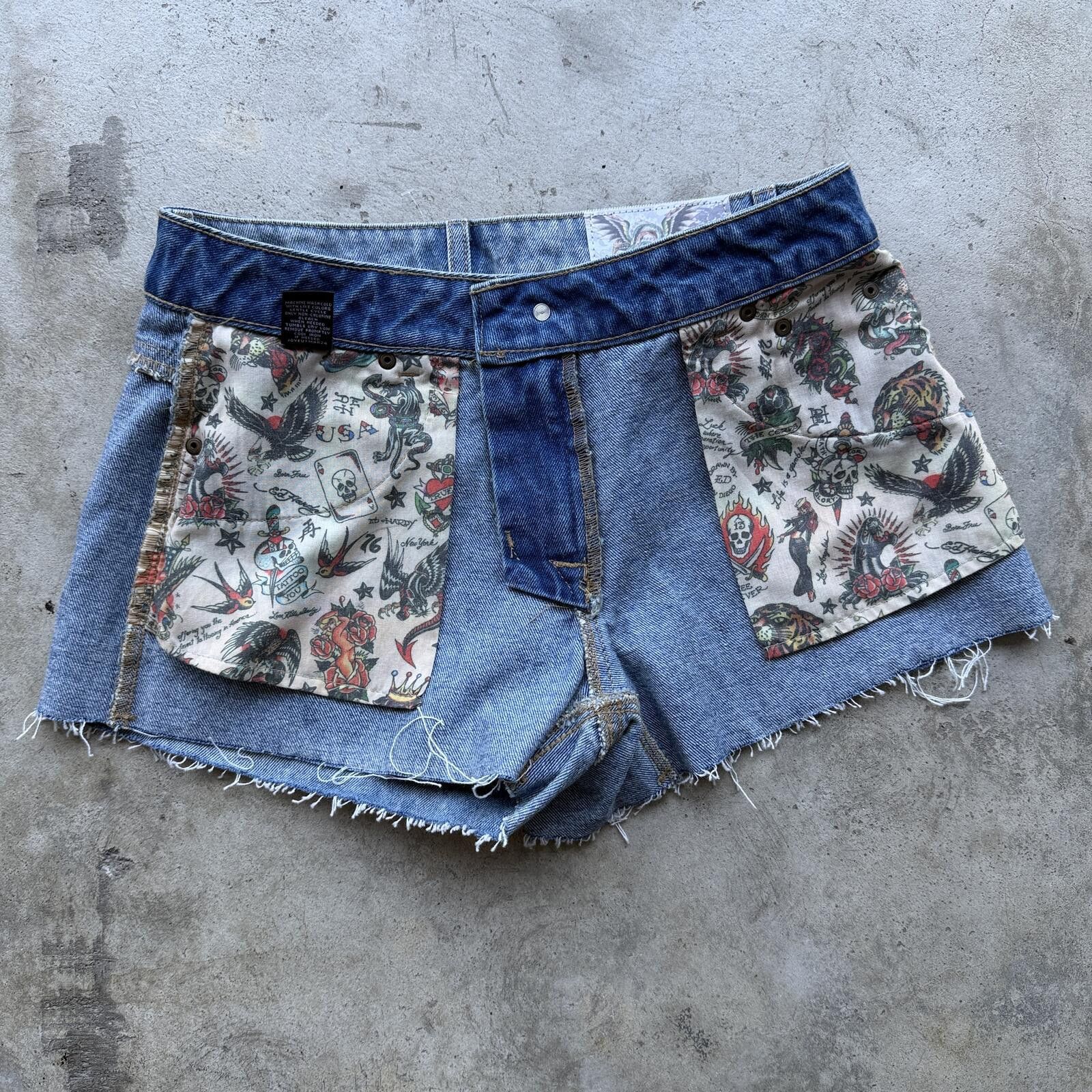 Ed Hardy Vintage Y2K Ed Hardy Denim Booty Shorts Women’s 24 Tattoo Size 24" / US 00 / IT 34 - 4 Thumbnail