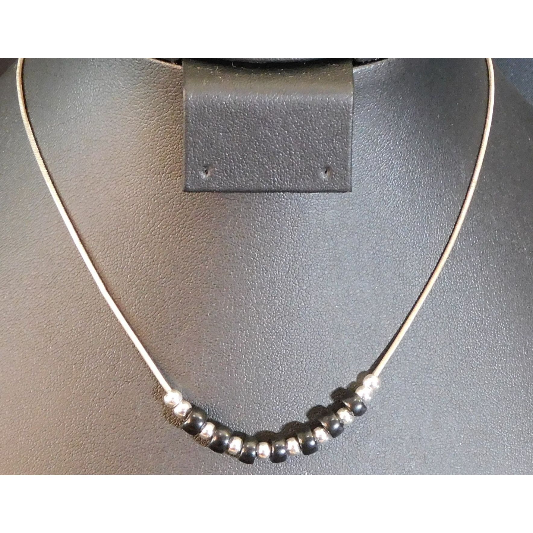 Other Elegant Minimalist Black And Silver Tone Beaded Necklace Size ONE SIZE - 4 Thumbnail