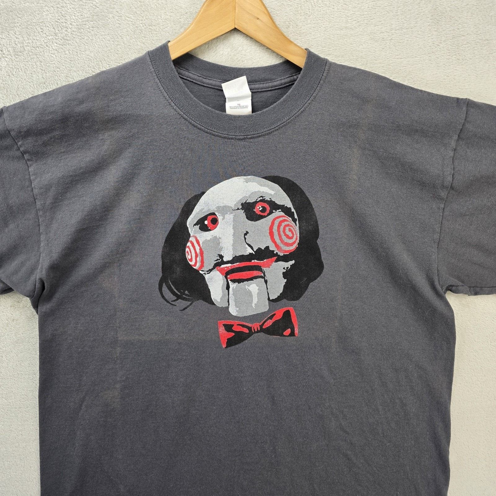Gildan Vintage SAW Horror Movie Shirt XL Rare Jigsaw Big Face 2004 Size US XL / EU 56 / 4 - 2 Thumbnail