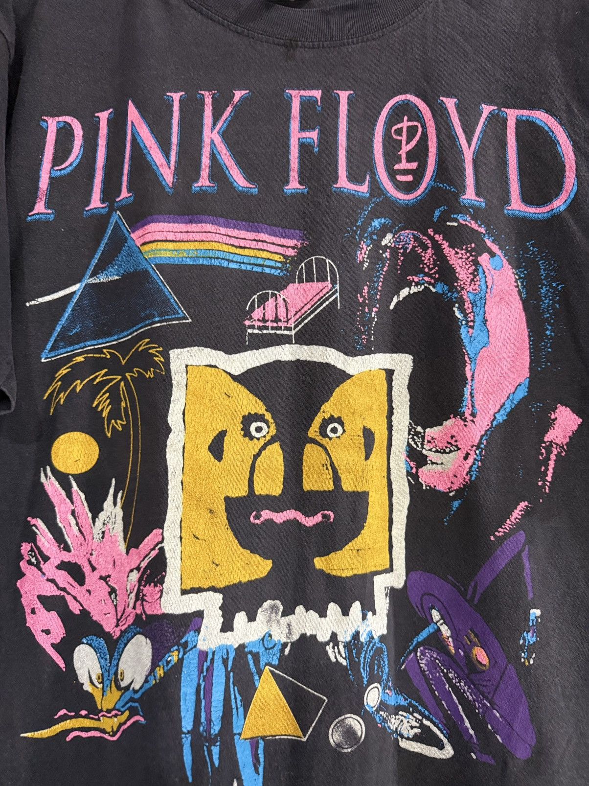 Band Tees Rare Vintage 90s Pink Floyd The Division Bell Tour Faded Tee Size US XL / EU 56 / 4 - 3 Thumbnail
