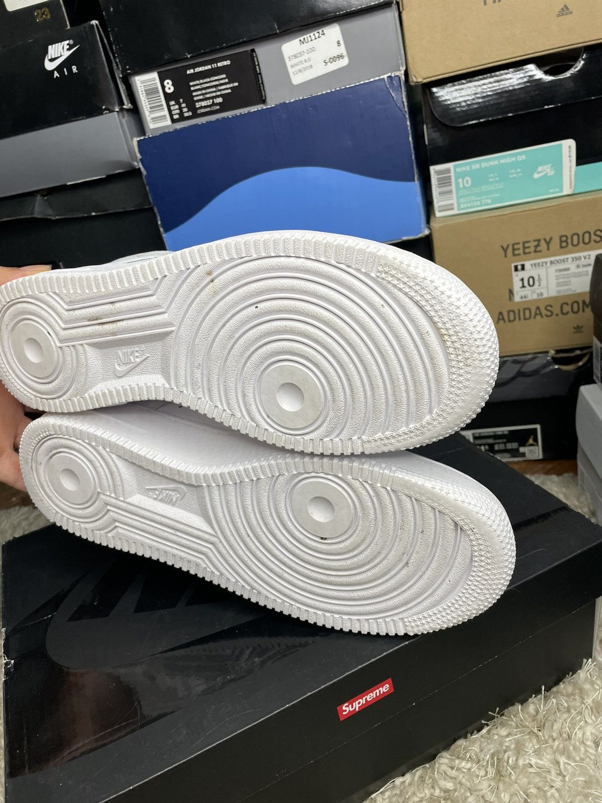 Nike Nike Air Force 1 Triple White Size US 9 / EU 42 - 9 Thumbnail