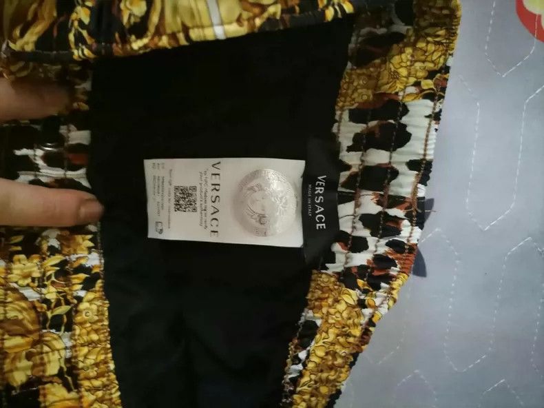 Versace Versace Hand-embroidered short sleeves Size US L / EU 52-54 / 3 - 2 Thumbnail