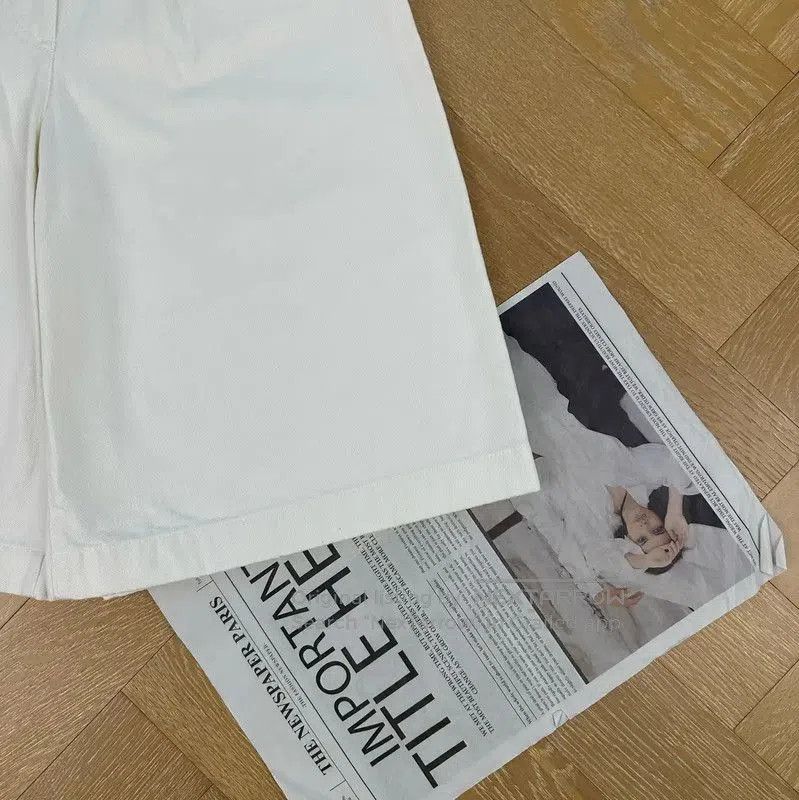 Fendi Fendi Women's White Shorts Size S . Size 23" - 5 Thumbnail