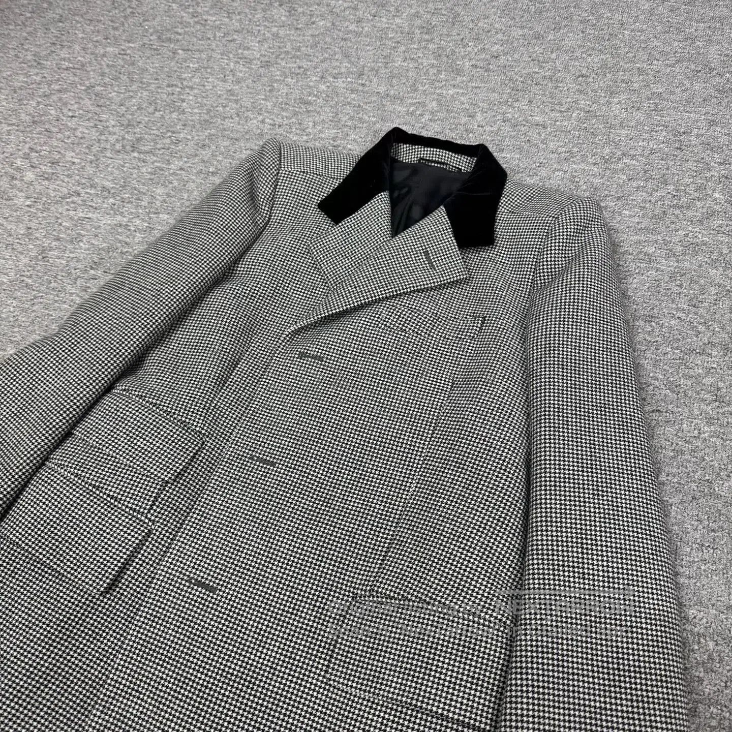 Balenciaga Balenciaga Long-length pheasant-print wool suit coat| Size US S / EU 44-46 / 1 - 3 Thumbnail