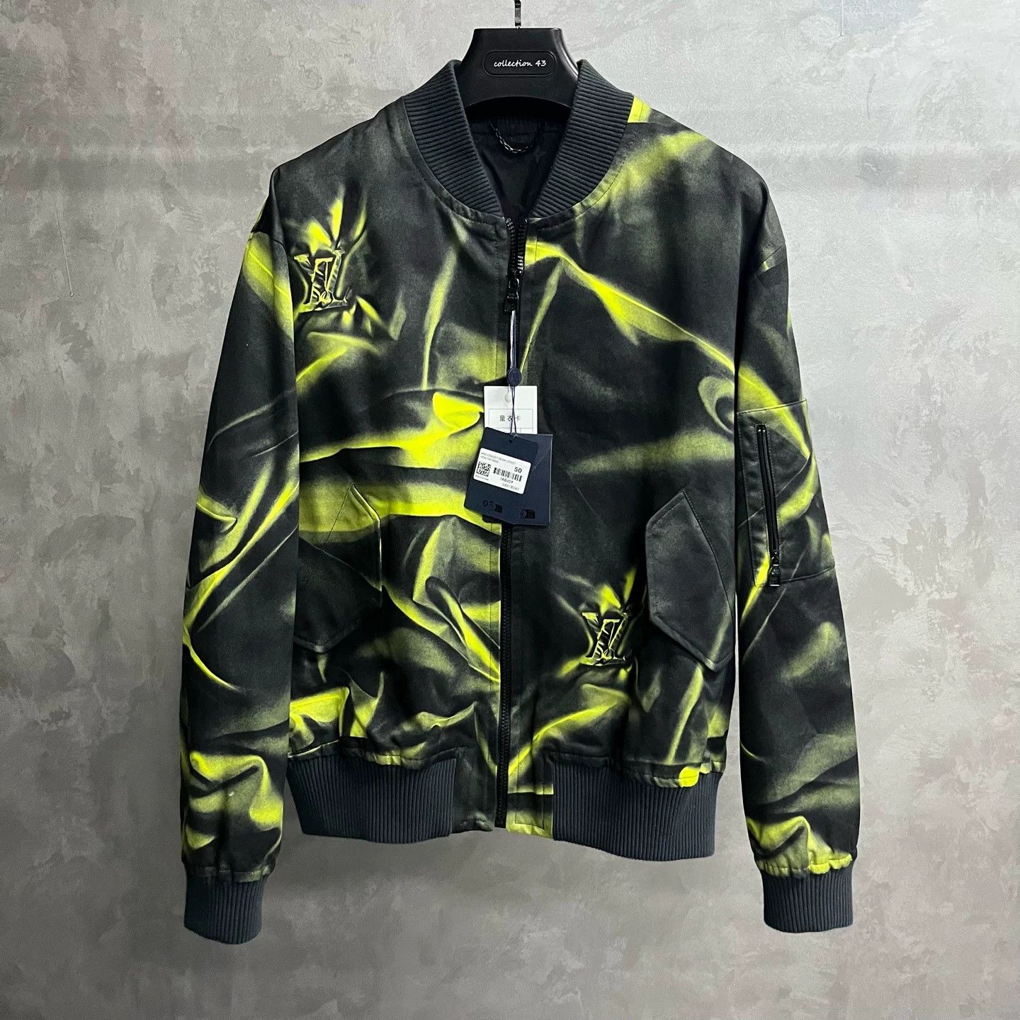Louis Vuitton Louis Vuitton Green Logo Print Long-Sleeve Jacket Size US M / EU 48-50 / 2 - 1 Thumbnail