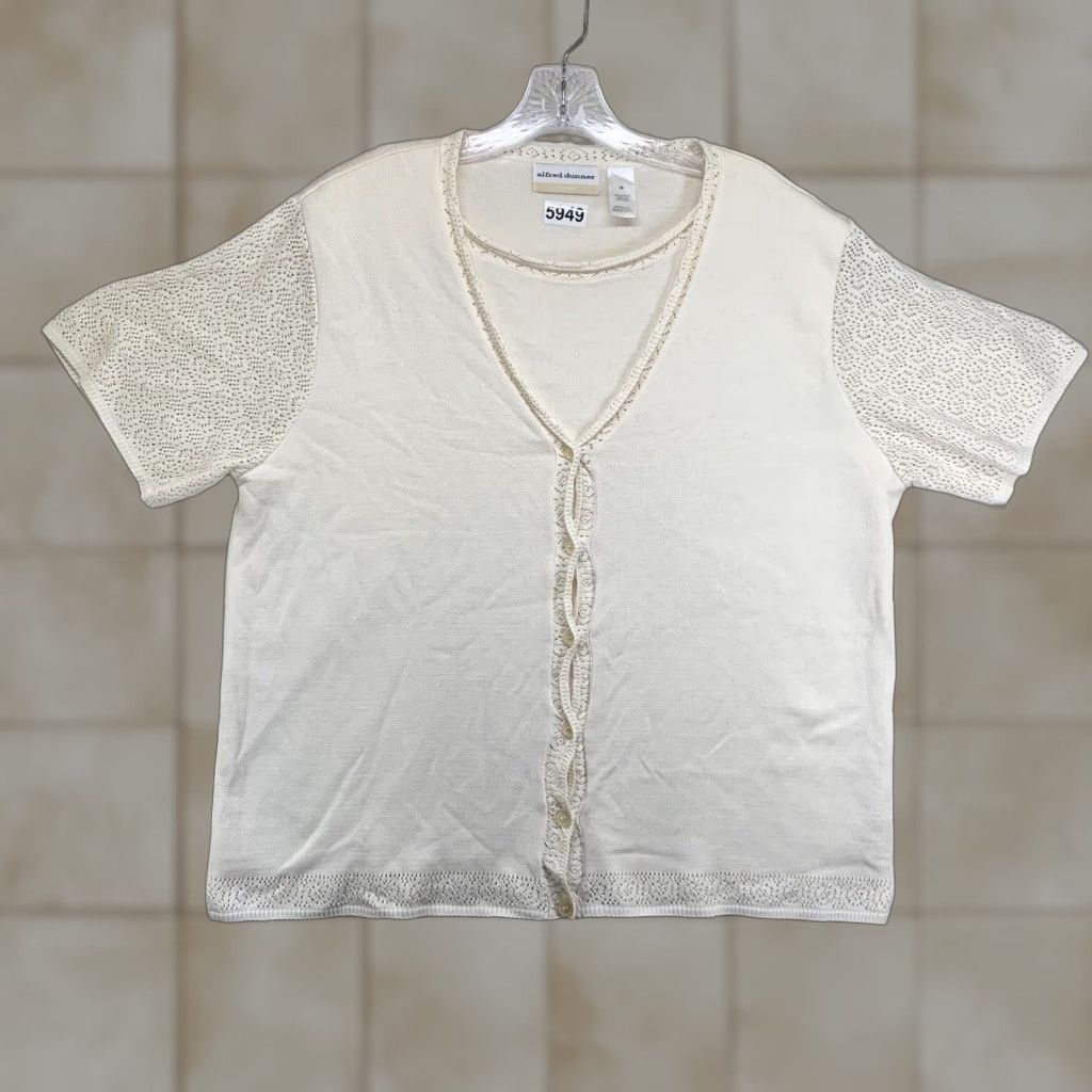 Vintage VINTAGE Alfred Dunner Women's Blouse 2X Beige Floral Embroidered Short Sleeve Knit All Seasons Size XXL / US 16-18 / IT 52-54 - 1 Thumbnail