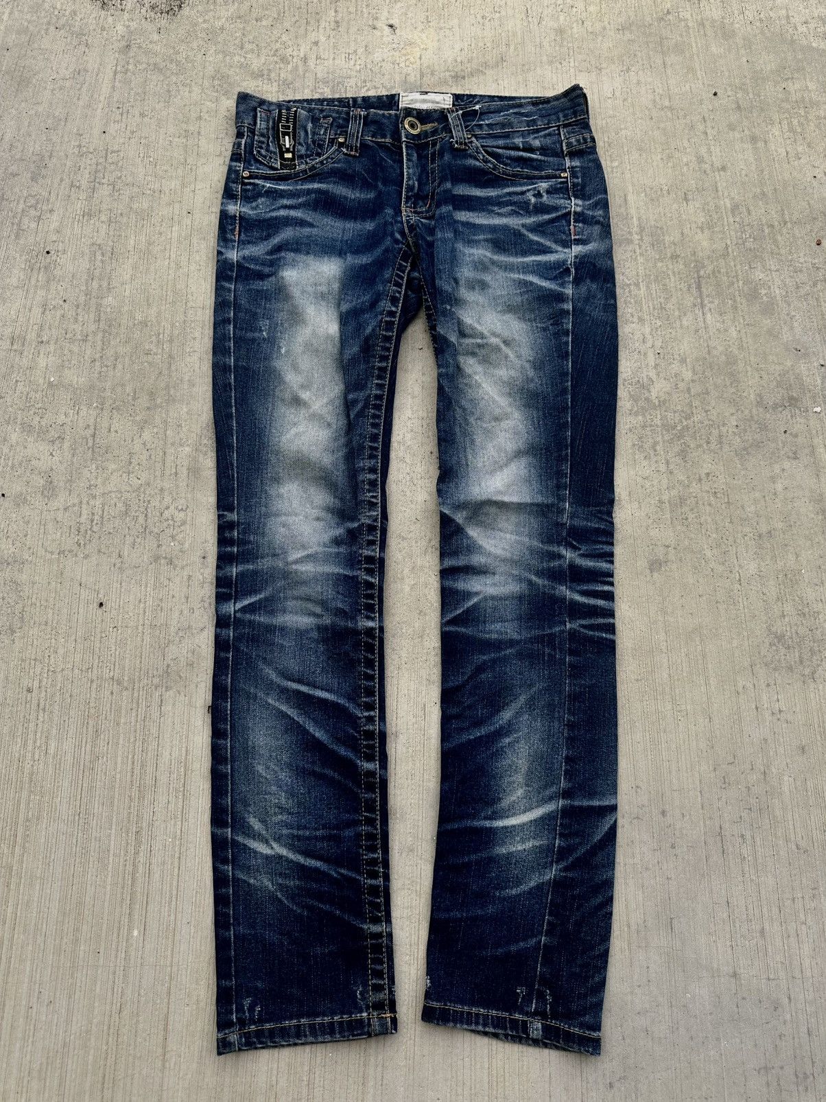 Japanese Brand 2000s lolita genuine leather backpocket whisker wash jeans Size 32" / US 10 / IT 46 - 2 Thumbnail