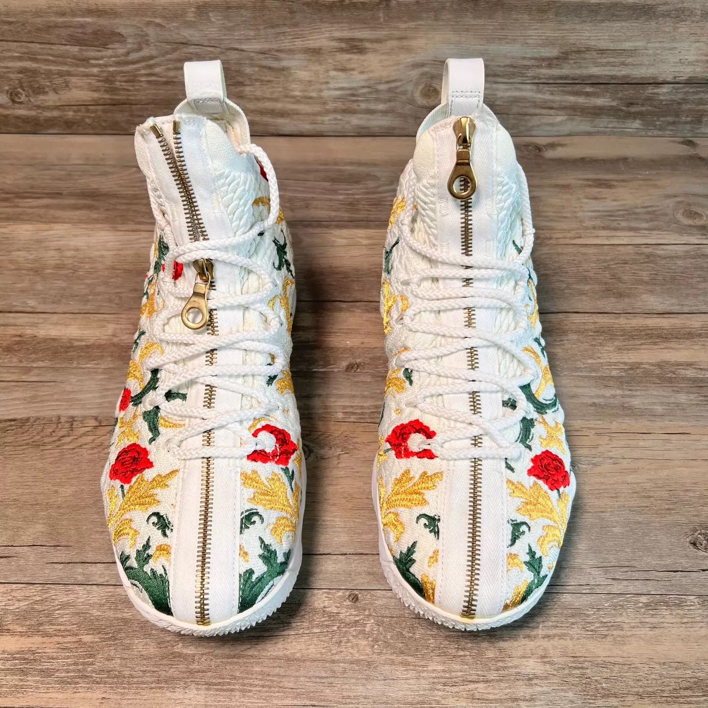 Nike Nike LeBron15 x Kith White Flor Embro AJ3936-100 43 Size US 10 / EU 43 - 9 Thumbnail