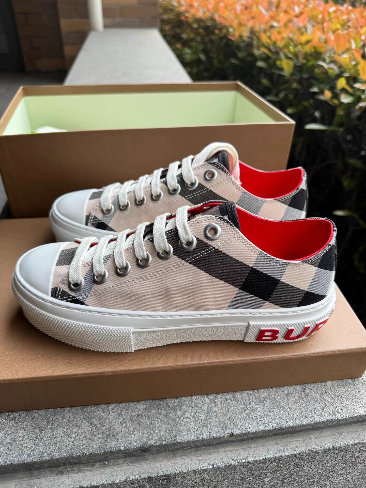 Burberry Burberry Check Canvas Sneakers K6 Size US 6 / IT 36 - 1 Thumbnail