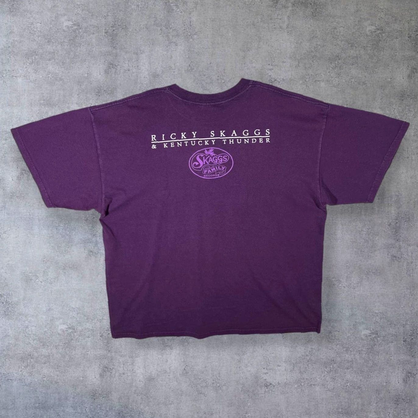 Gildan VINTAGE Ricky Skaggs & Kentucky Thunder T-Shirt XXL Purple 00’s Country Folk Graphic Print Front Back Mens Shirts Size US XXL / EU 58 / 5 - 2 Thumbnail