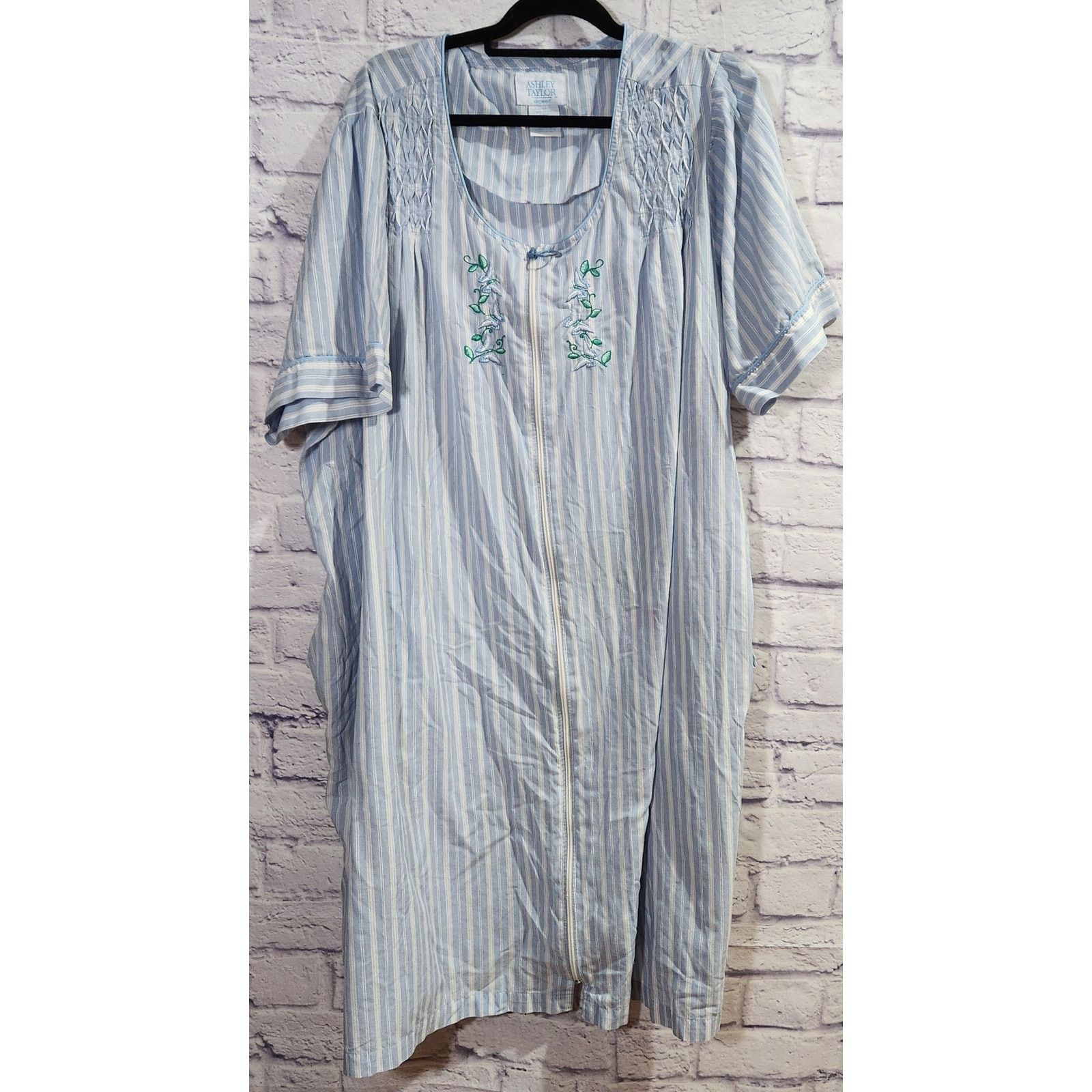 Other Vintage Ashley Taylor Blue Stripe Embroidered Robe 4X Plus Size ONE SIZE - 1 Thumbnail