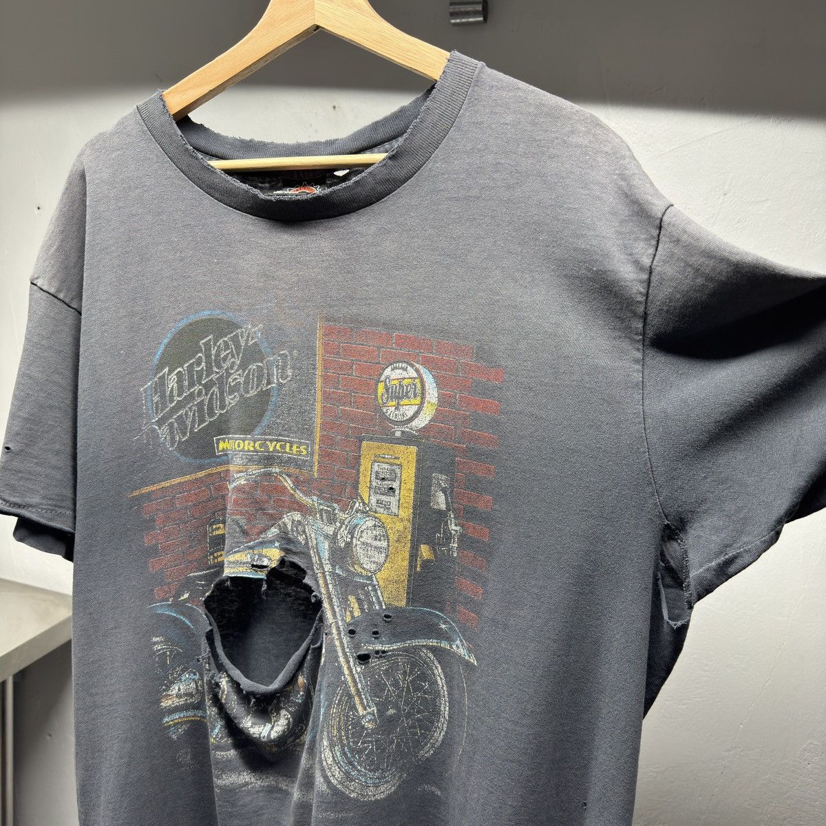 Harley Davidson Thrashed Faded Distressed Harley Shirt ERD Grunge WCC Band Size US XL / EU 56 / 4 - 4 Thumbnail