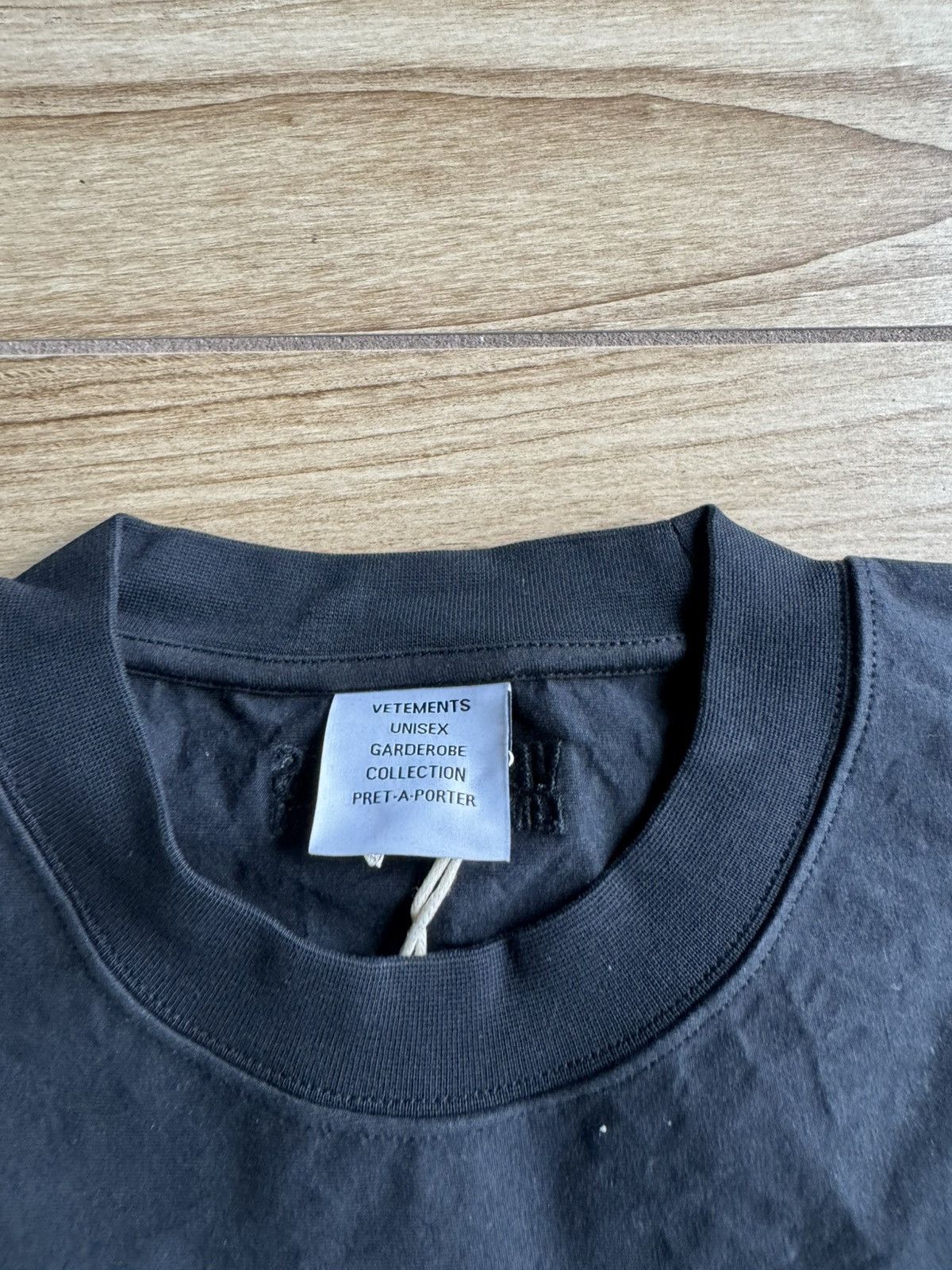 Vetements VETEMENTS Metalized Wrinkled 'Not Mom's Favorite' T-shirt Size US L / EU 52-54 / 3 - 7 Thumbnail