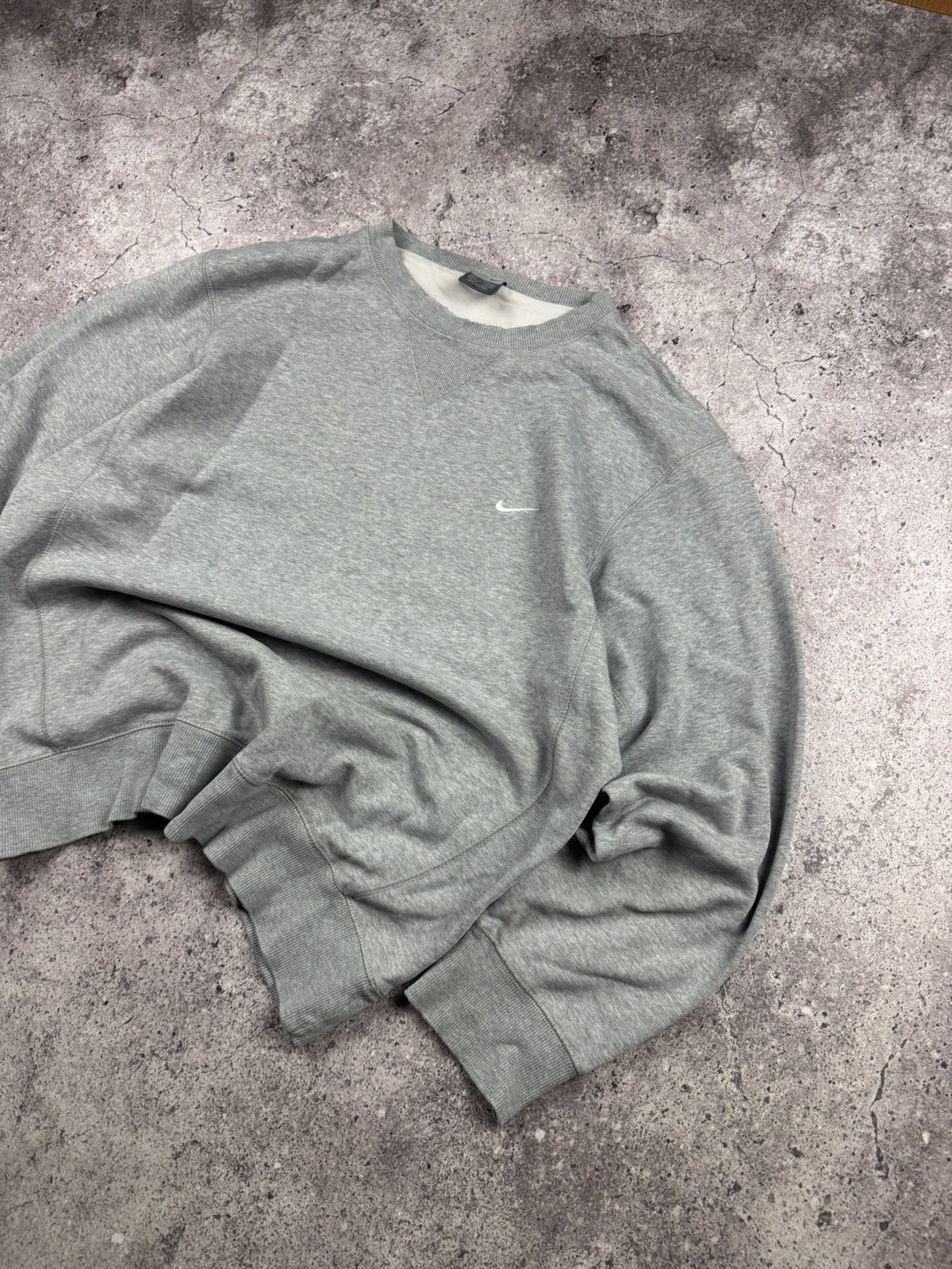Nike Vintage Nike Grey Distressed Baggy Y2K Sweatshirt Size US L / EU 52-54 / 3 - 1 Thumbnail