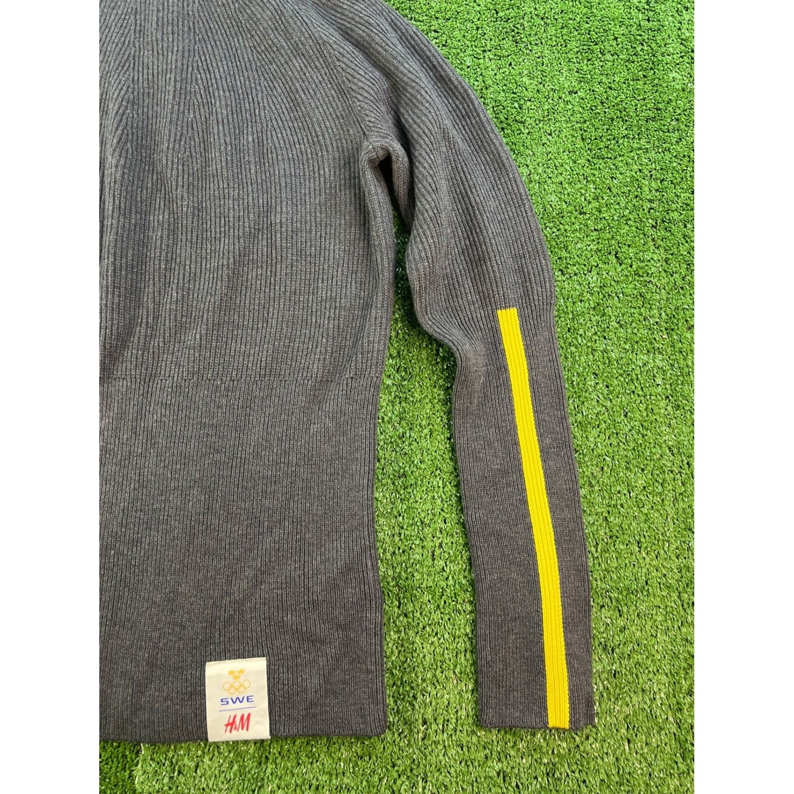 H&M H&M Team Sweden Turtleneck Hooded Knit Sweater MD Size US M / EU 48-50 / 2 - 2 Thumbnail