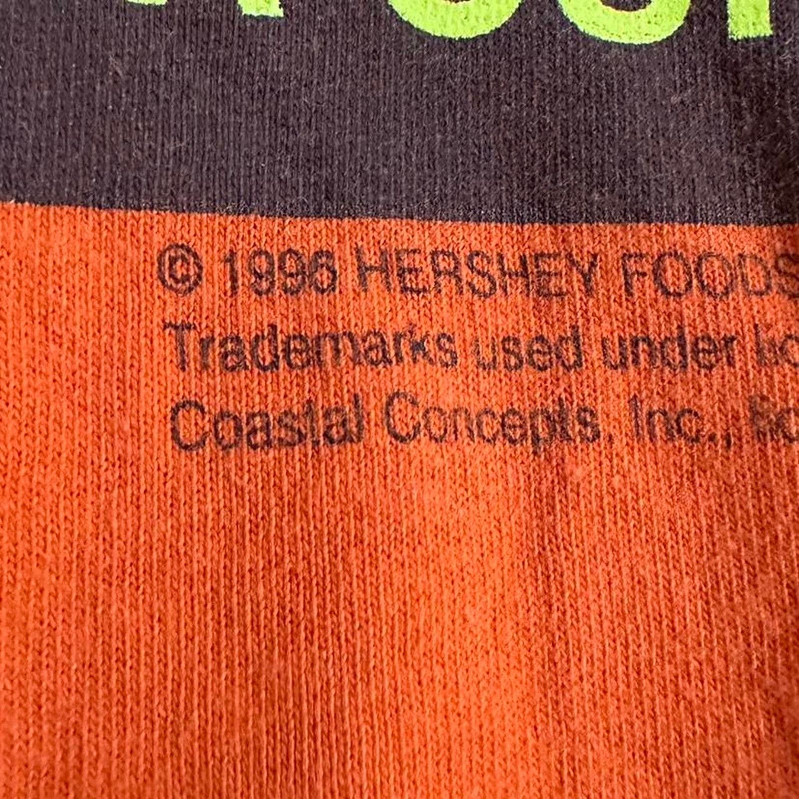 Vintage Vintage 1996 Reese's Peanut Butter Cups Shirt Size US L / EU 52-54 / 3 - 5 Thumbnail
