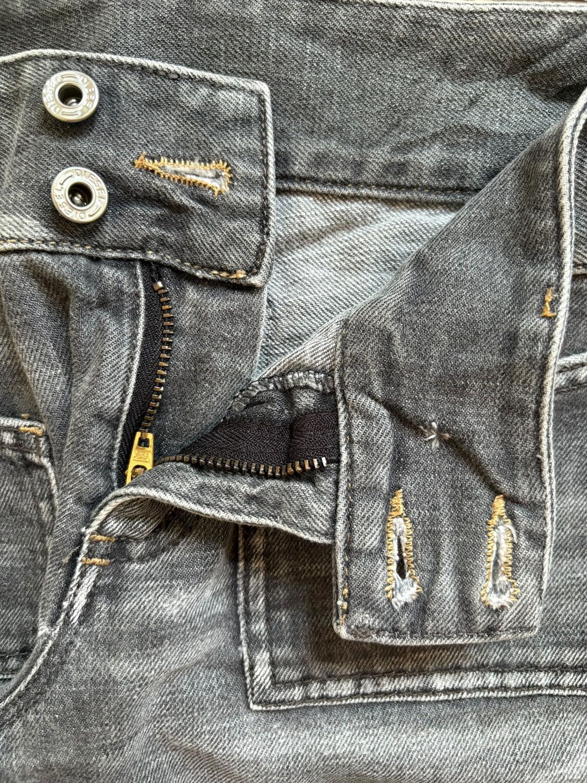 Designer × Diesel Vintage Italian Diesel Faded Wash Bush Pant Flare Jeans Size US 27 - 9 Thumbnail