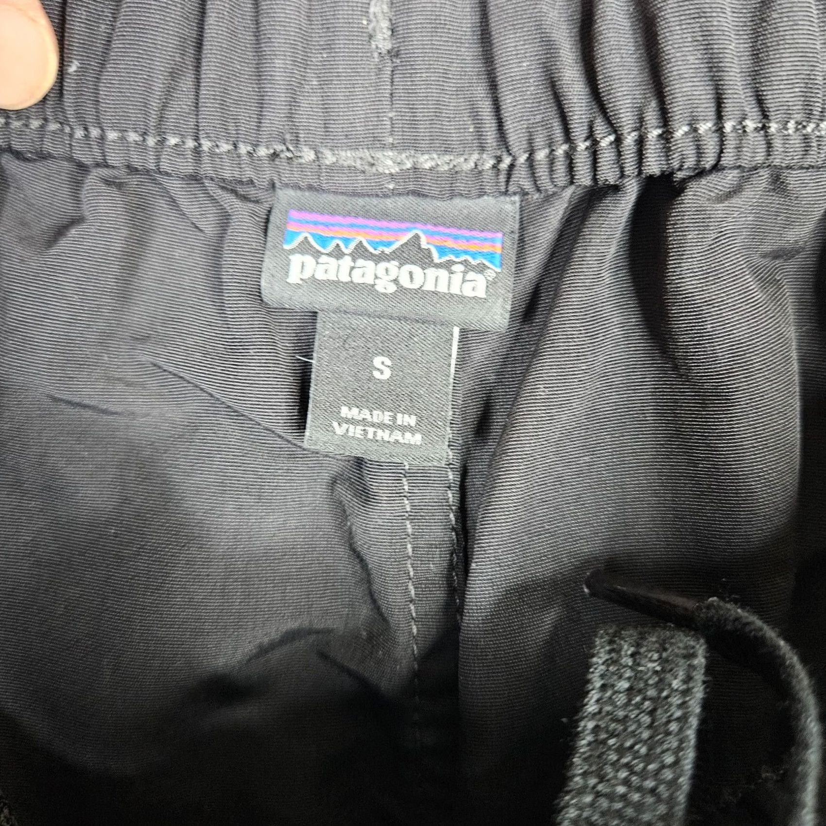 Patagonia Patagonia Women's Black Shorts Pockets Size S Regular Nylon Outdoor Logo Mid Rise Casual Pants Size 28" / US 6 / IT 42 - 4 Thumbnail
