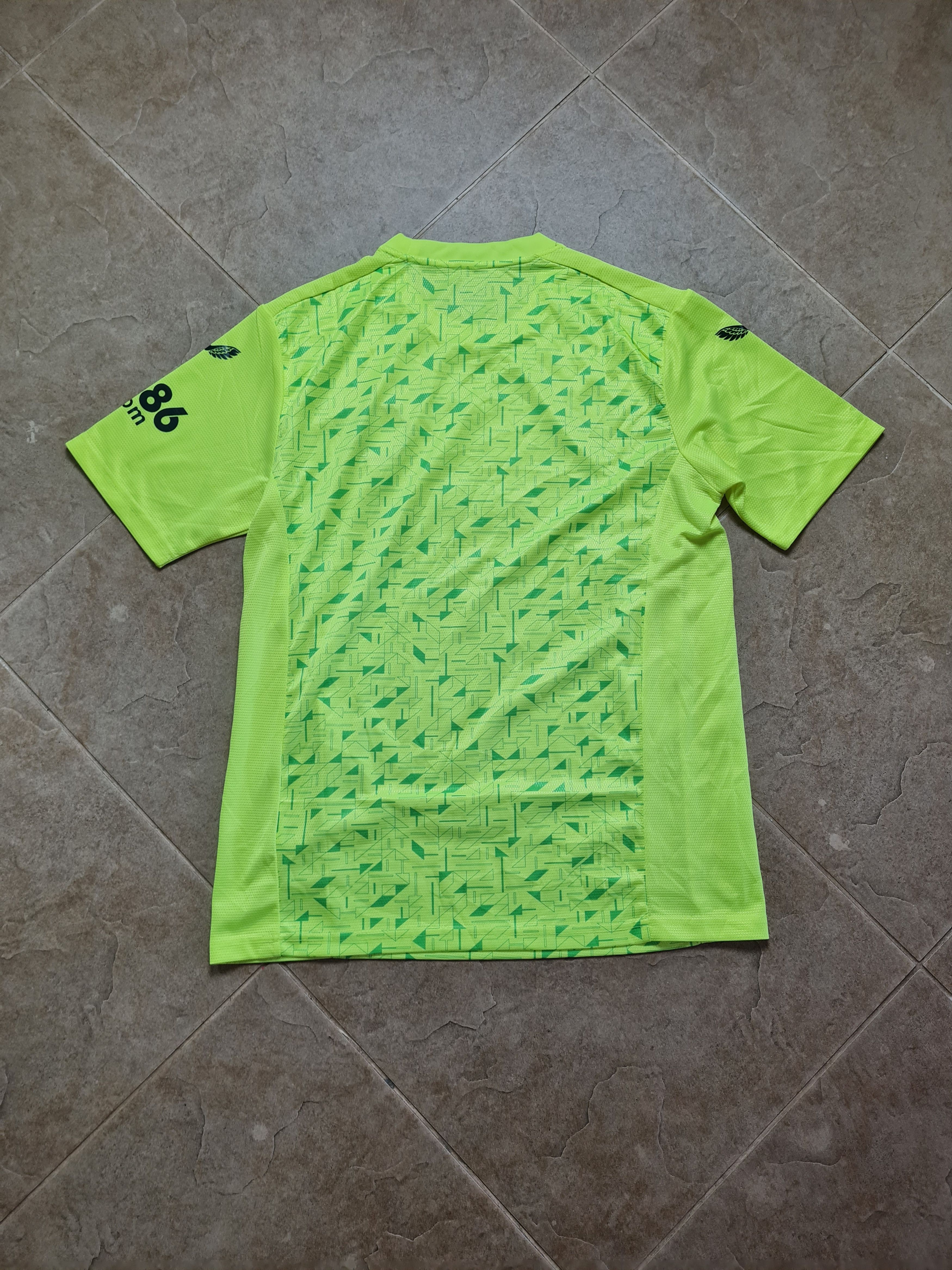 Castore WOLVERHAMPTON WANDERERS CASTORE SHIRT 23-24 SEASON AWAY Size US L / EU 52-54 / 3 - 17 Thumbnail