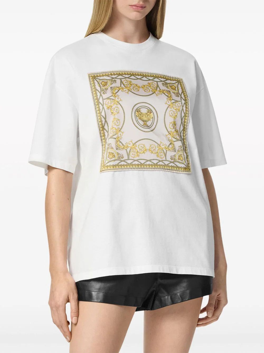 Versace o1s22i1n1024 Oversized T-Shirt in White Size XS / US 0-2 / IT 36-38 - 2 Thumbnail