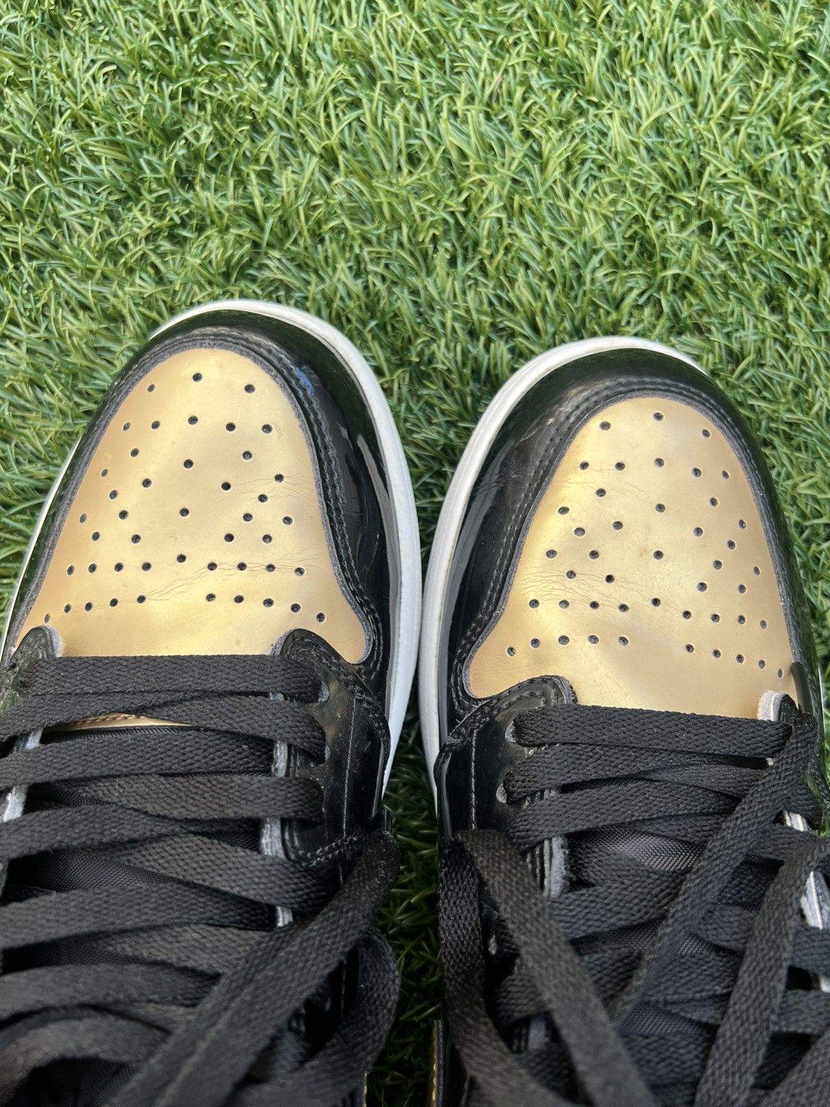 Jordan Brand Jordan 1 Patent Gold Toe Size US 10.5 / EU 43-44 - 14 Thumbnail