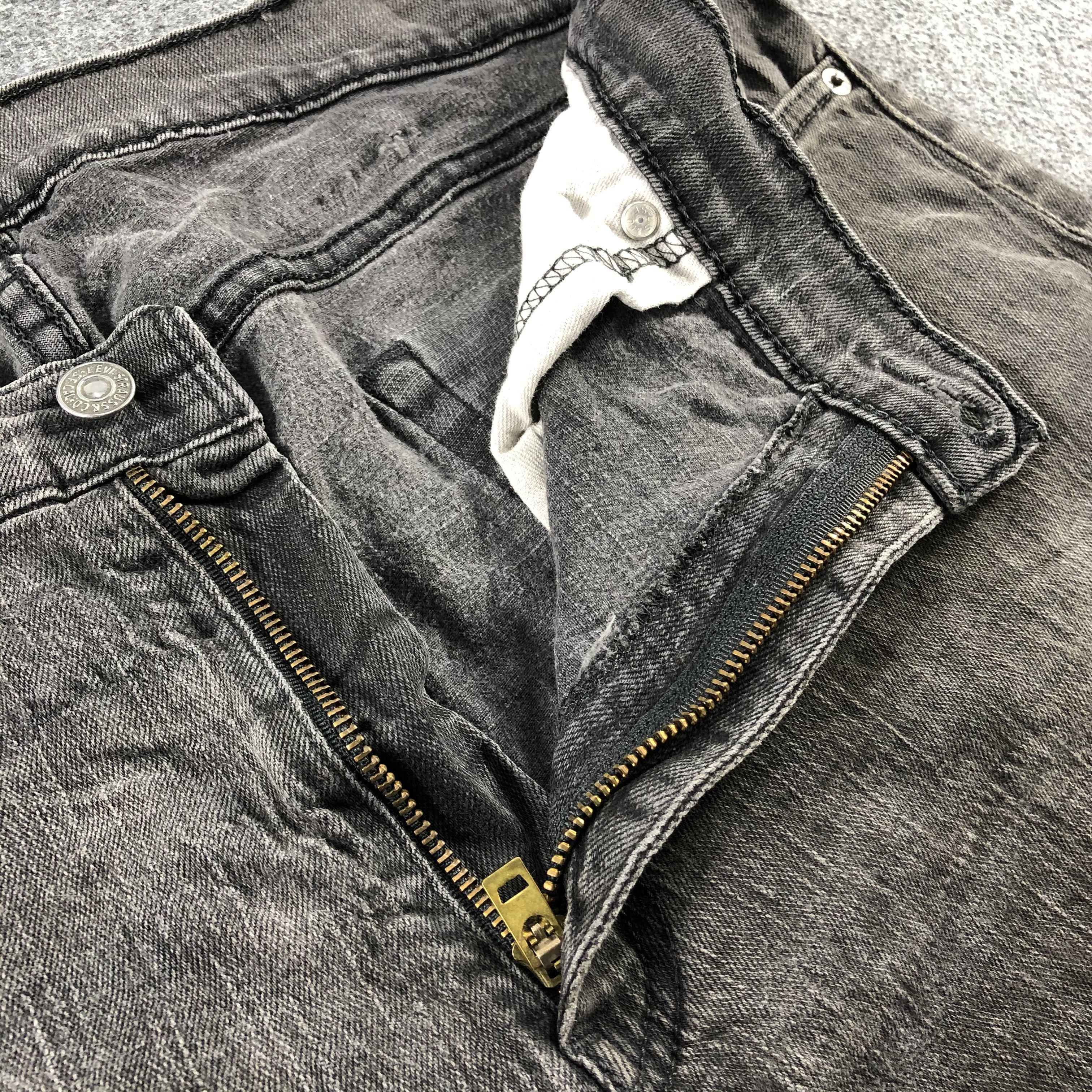 Levi's Vintage Faded Black Levis 514 Jeans-J2380 Size US 36 / EU 52 - 9 Thumbnail