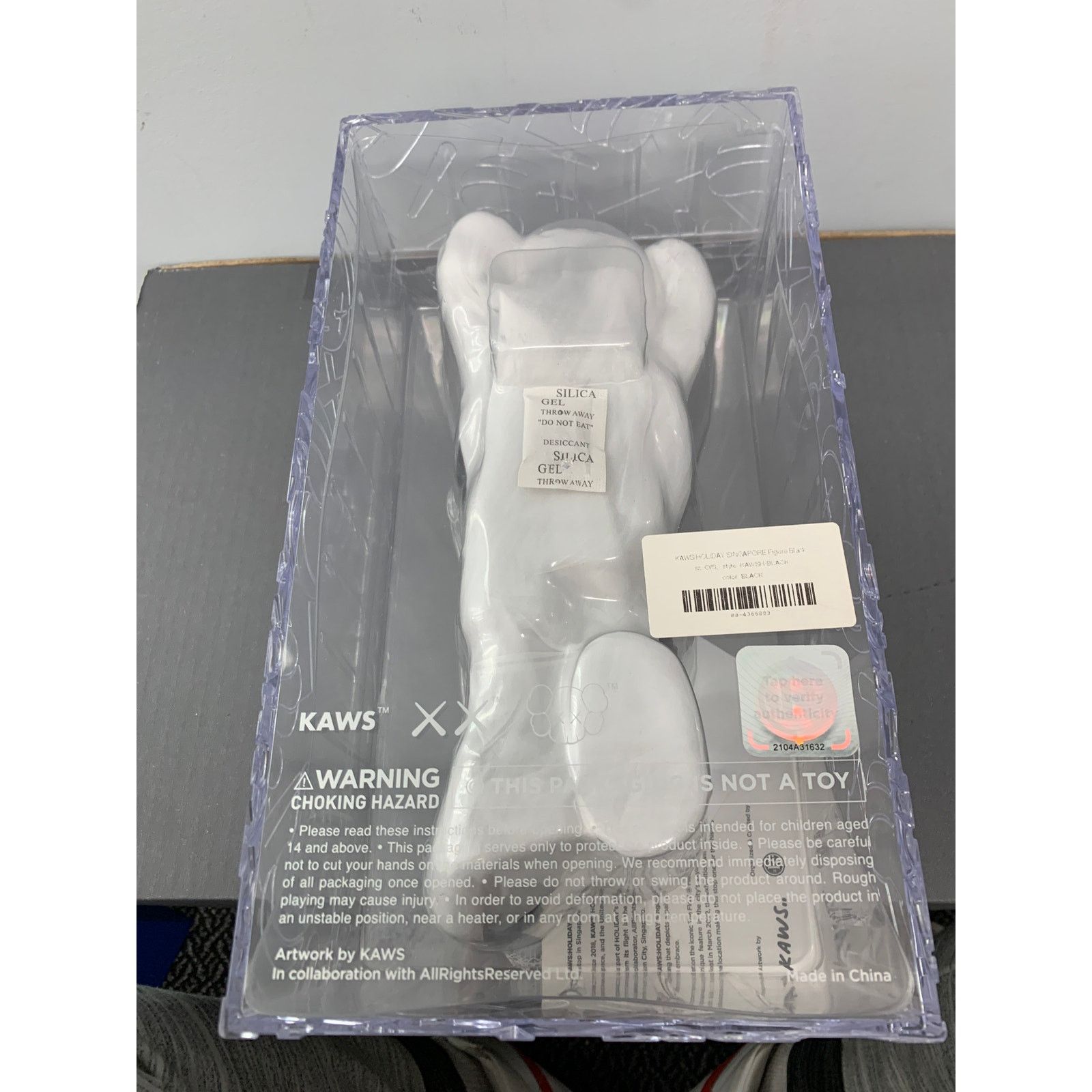 Kaws KAWS Holiday Singapore Vinyl Figure Black NEW SHIPS NOW Size ONE SIZE - 3 Thumbnail