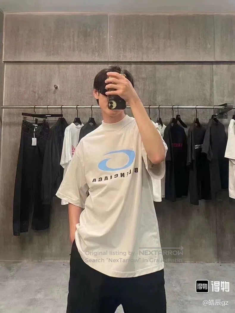 Balenciaga Balenciaga White and blue single-ring short-sleeve T-shirt Size US S / EU 44-46 / 1 - 6 Thumbnail