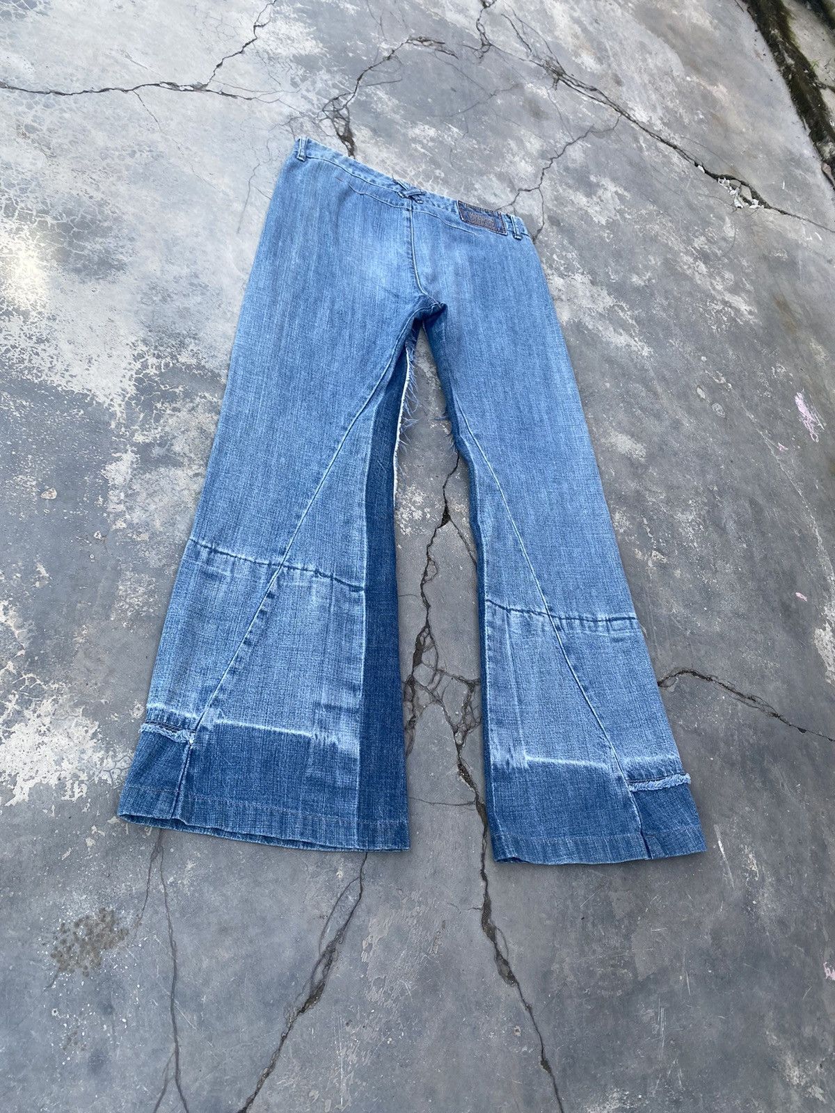 Marithe + Francois Girbaud Marithe Francois Girbaud Rework Flare Size 30" / US 8 / IT 44 - 6 Thumbnail