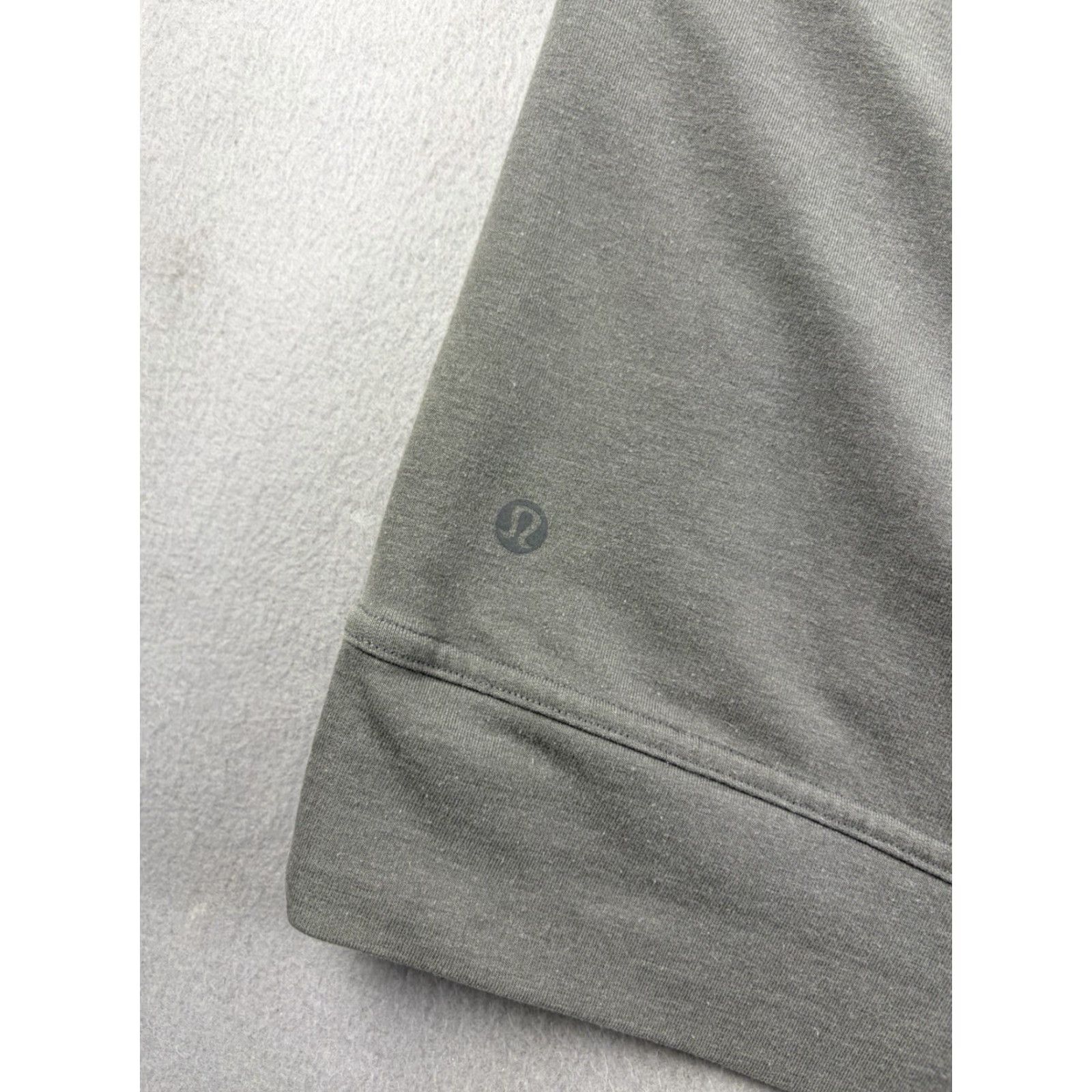 Lululemon Lululemon Sweatshirt Men XL Gray Crewneck Pullover Reversible Knit Logo Solid Time-LESS? Size US XL / EU 56 / 4 - 7 Thumbnail