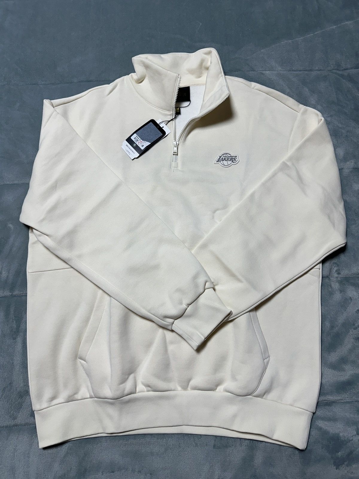 NBA NBA Lakers Team Issued 1/4 Zip Ivory Sweatshirt Men Sz XL Size US XL / EU 56 / 4 - 2 Thumbnail
