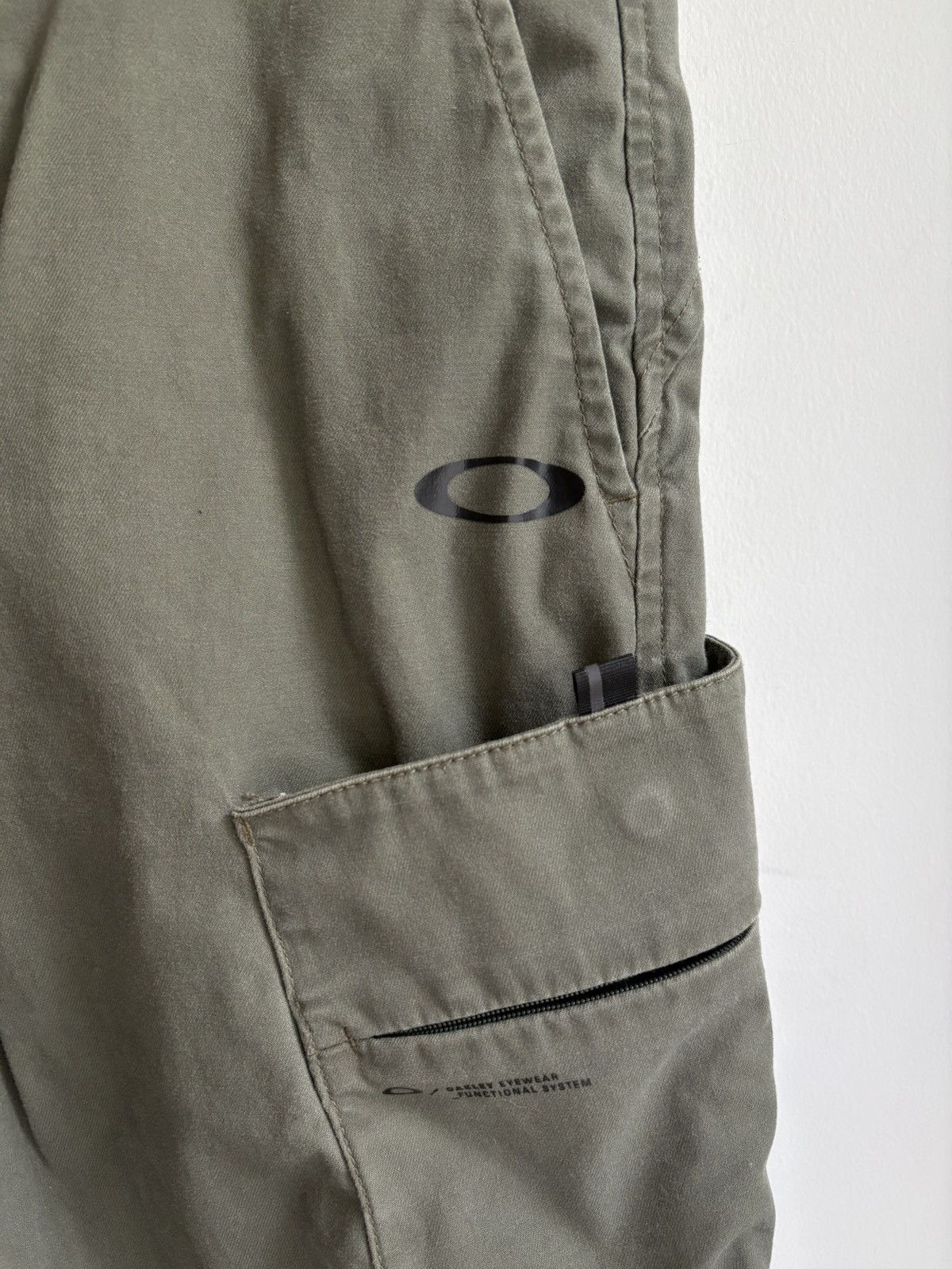 Oakley Oakley Cargo Shorts Size US 32 / EU 48 - 3 Thumbnail