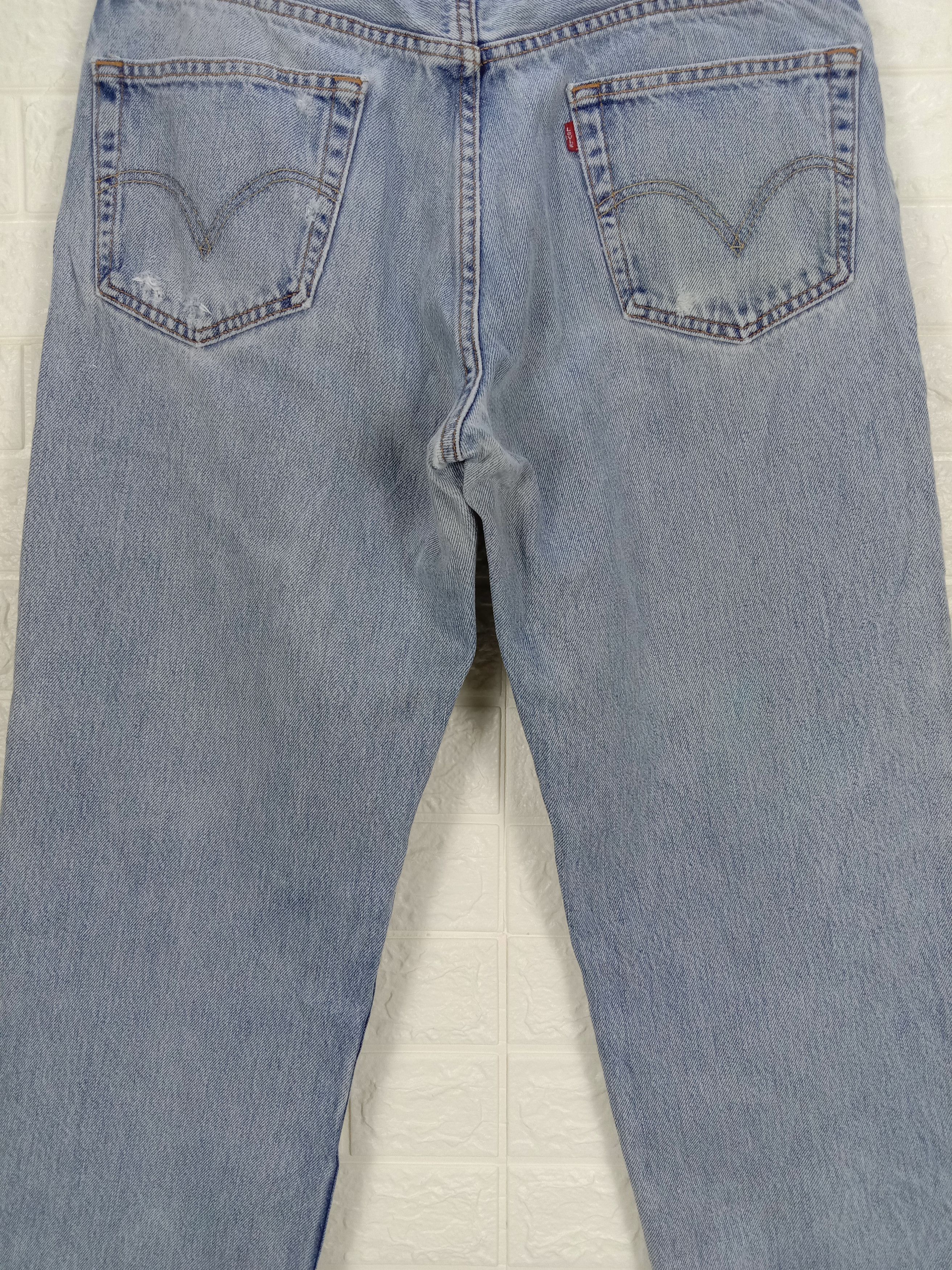 Levi's Vintage Levi's 550 Jeans Light Wash Distressed Denim Size US 34 / EU 50 - 7 Thumbnail