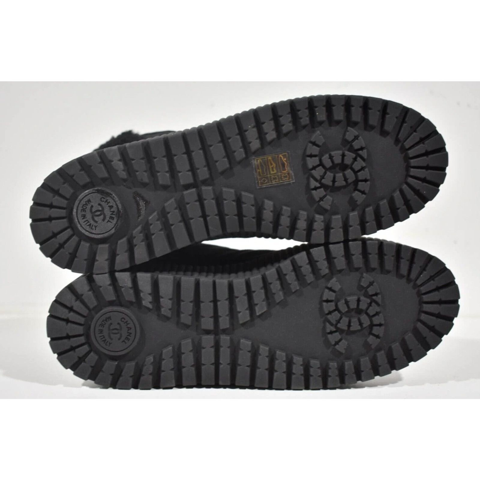 Chanel 21K Shearling Fur CC Logo Lace Up High Top Sneaker Boots 41 Size US 11 / IT 41 - 11 Thumbnail