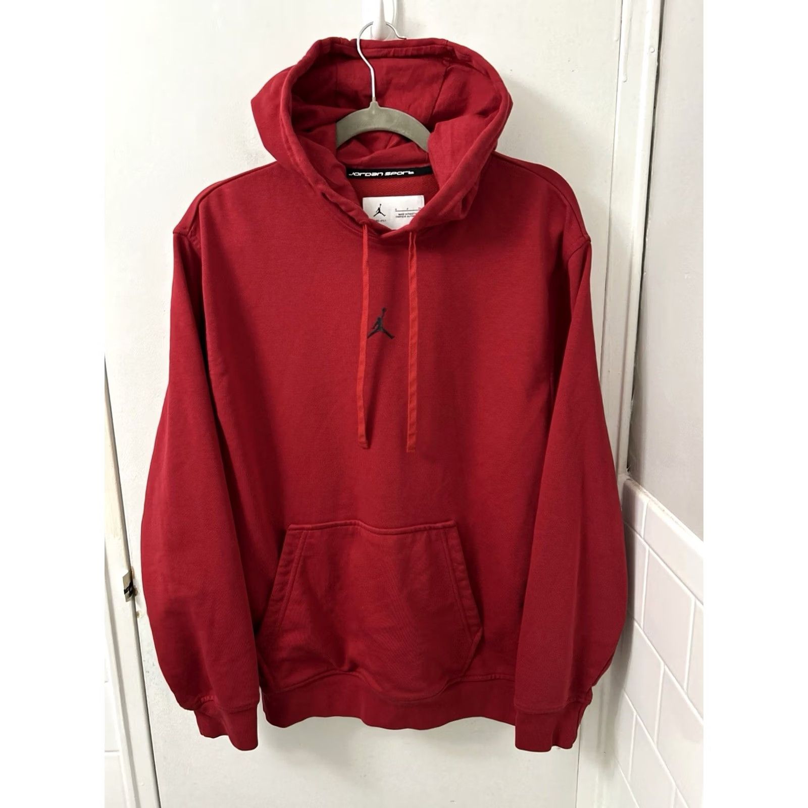 Jordan Brand Jordan Hoodie Mens Size Small Red Center Logo Dri-Fit Pullover Pocket L/S Size US S / EU 44-46 / 1 - 2 Thumbnail