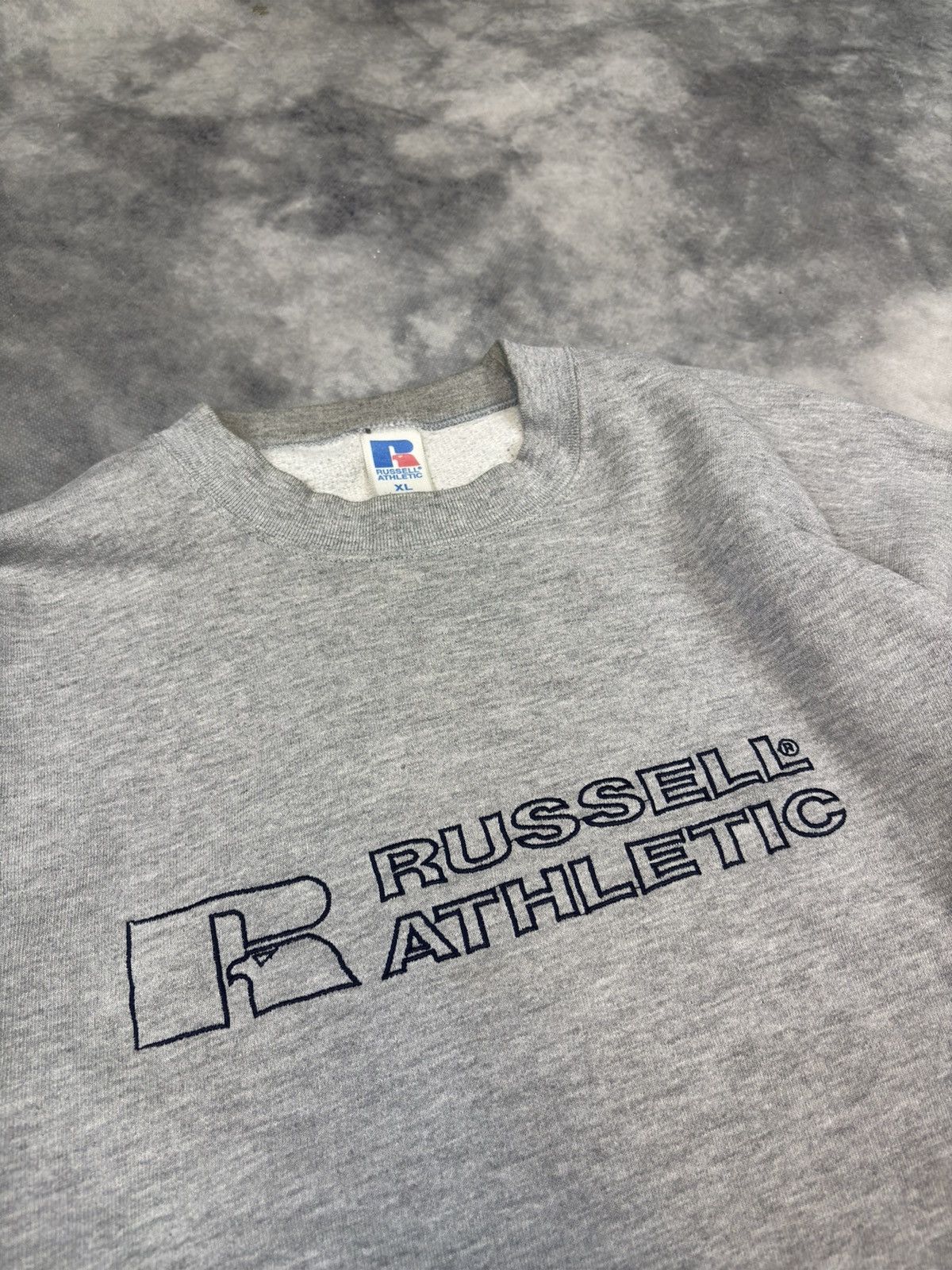 Other Vintage 90s Russell Athletic Grey Crewneck Sweatshirt Logo Size US XL / EU 56 / 4 - 2 Thumbnail