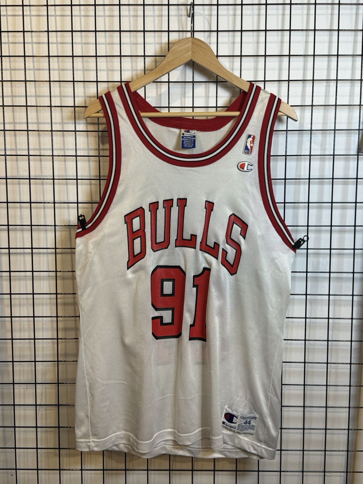 Champion vintage Champion Dennis Rodman Chicago Bulls jersey 1990s Size US S / EU 44-46 / 1 - 2 Thumbnail