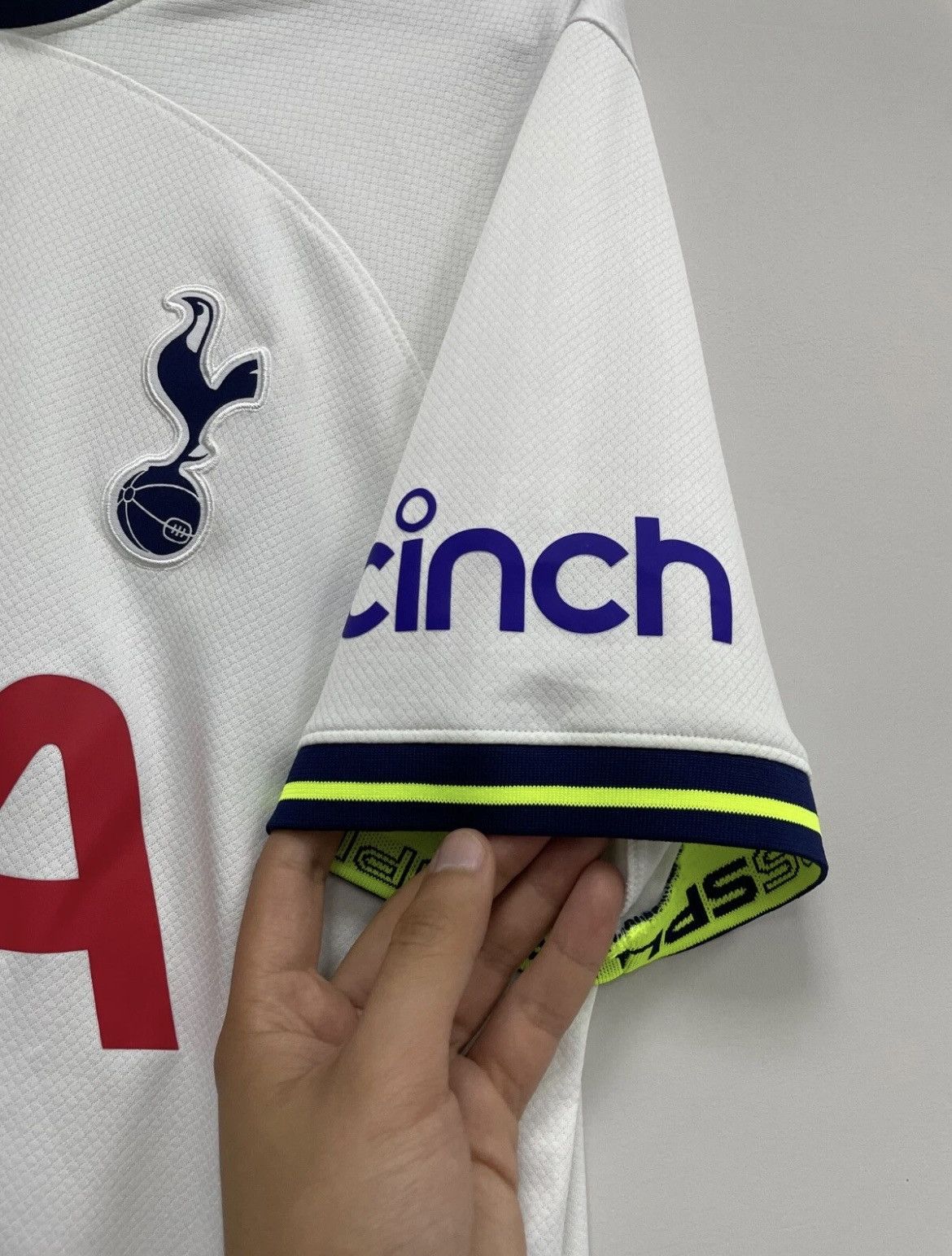 Nike Tottenham Hotspur 2022/2023 Home Football Shirt Kane #10 Size US M / EU 48-50 / 2 - 4 Thumbnail
