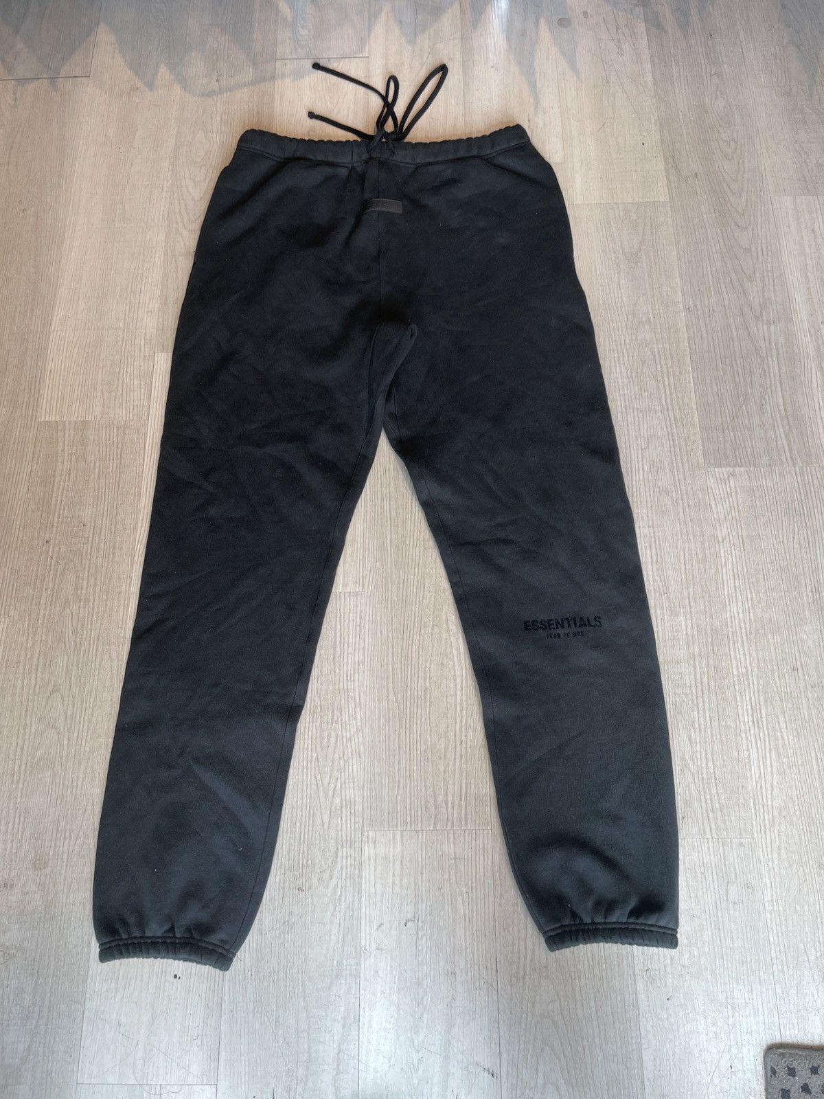 Essentials × Fear of God Fear of God Essentials FW22 Black Sweat Pants XL Size US 36 / EU 52 - 1 Thumbnail