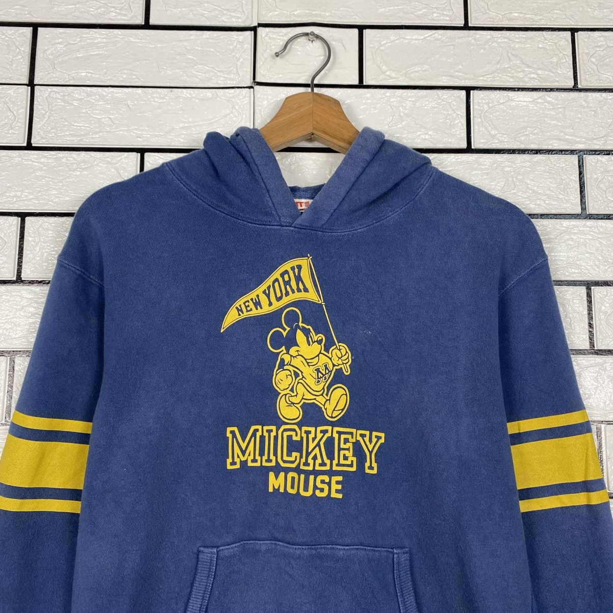 Japanese Brand 📌Vintage Hoodie Mickey Mouse UT Big Logo Number Nine Size US S / EU 44-46 / 1 - 14 Thumbnail