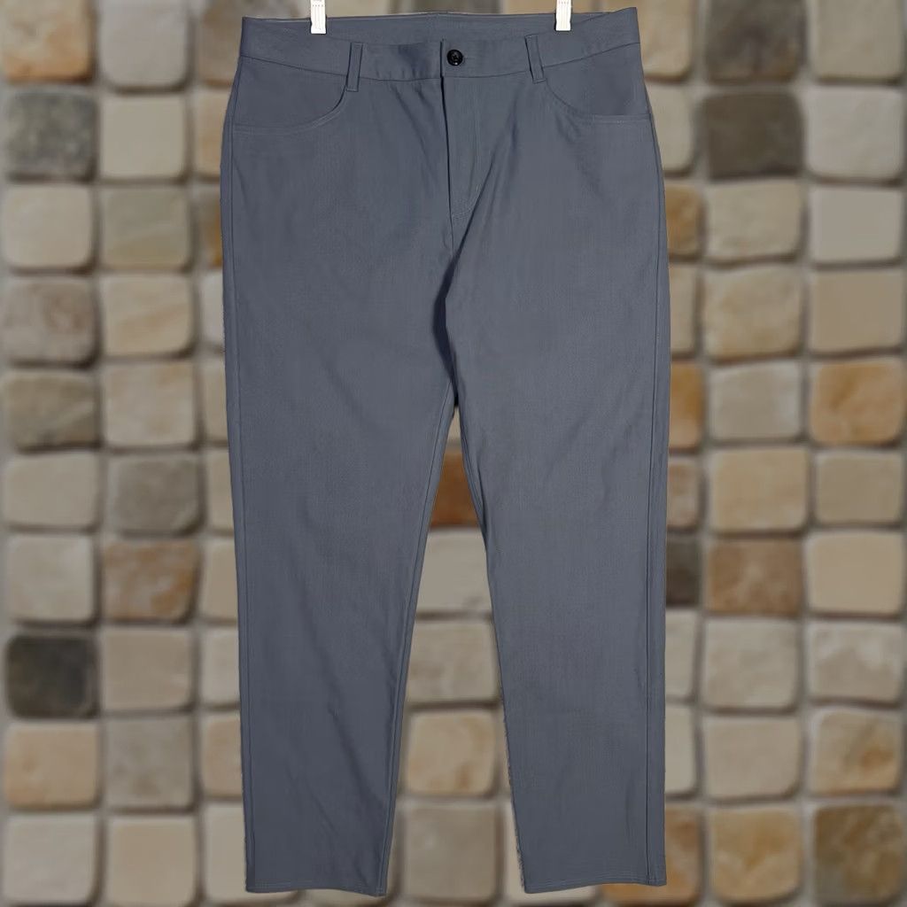 Vuori Vuori Meta Pants Mens 36x30 Slim Fit Stretch Performance V430 Casual Preppy Blue - Size US 36 / EU 52 - 1 Thumbnail