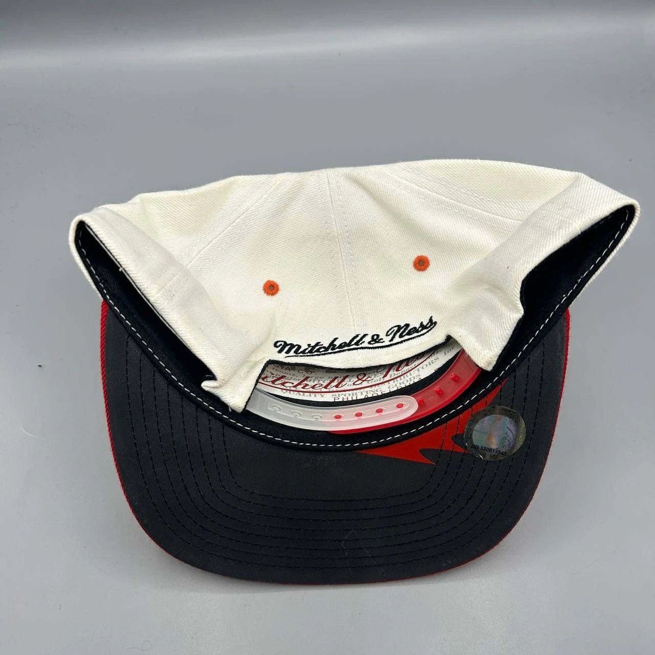 Mitchell & Ness Miami Heat Hat Men White Red Embroidered Snap Back Cap Size ONE SIZE - 7 Thumbnail