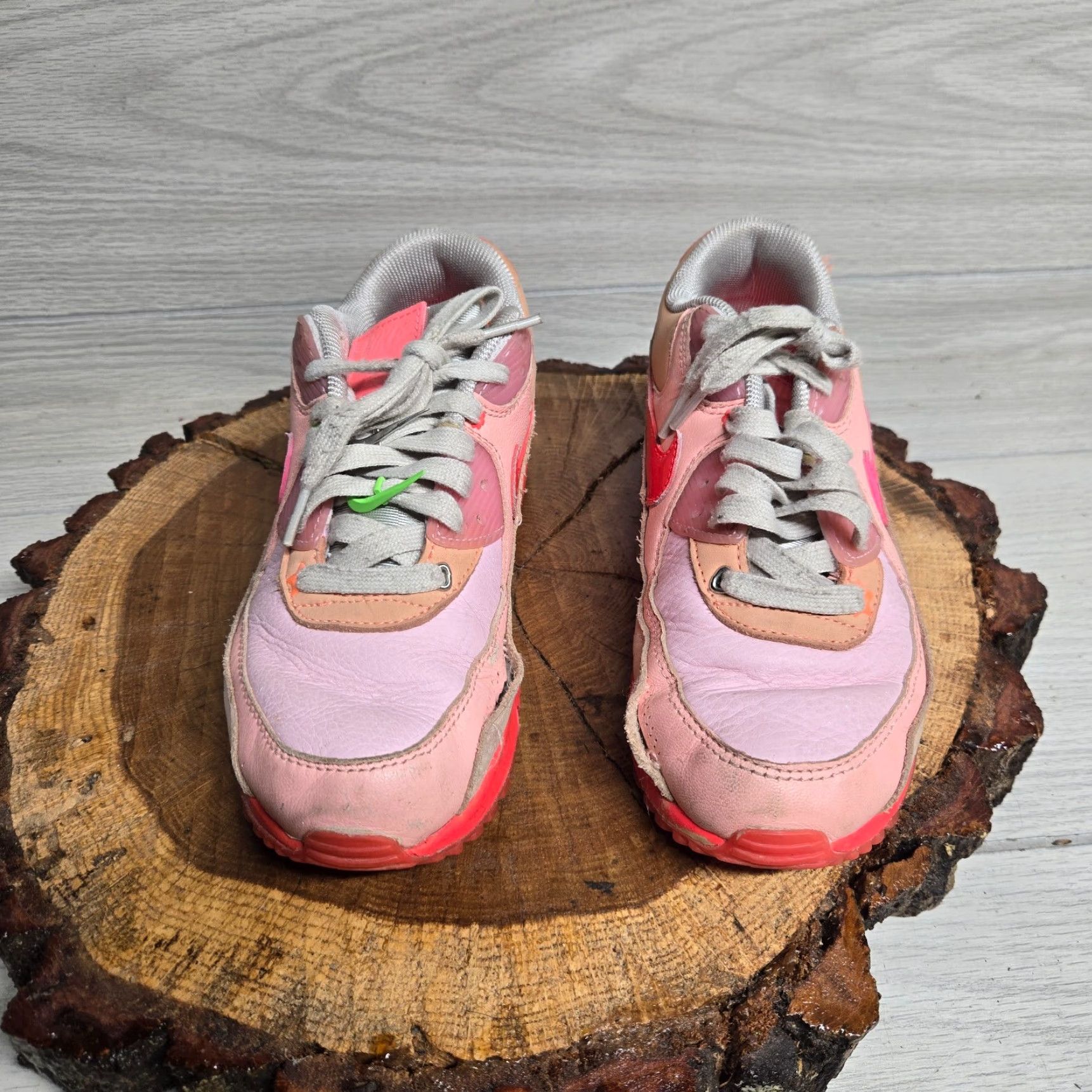 Nike Nike Air Max 90 Sneakers Women Size 7 Running Athletic Multicolor Crimson Platinum 2019 Size US 7 / IT 37 - 3 Thumbnail