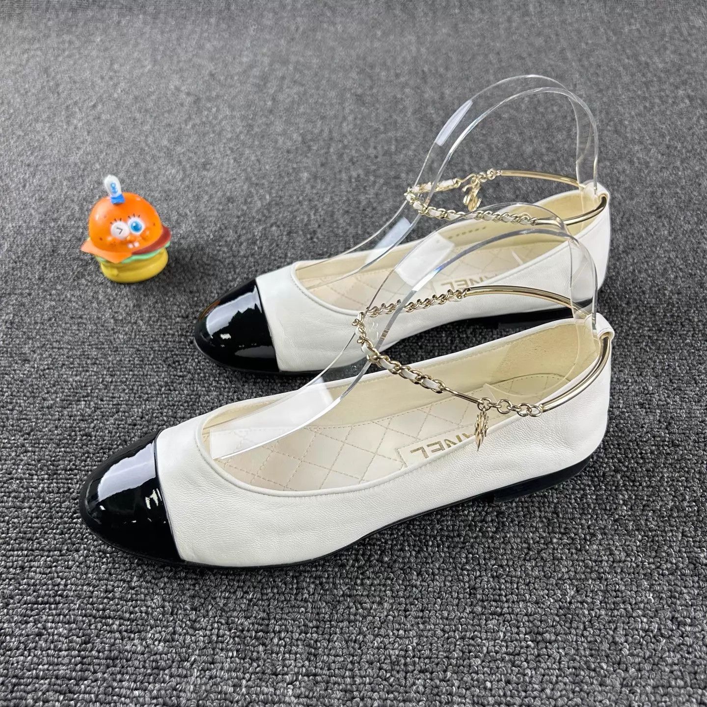 Chanel Chanel CC Lock Ballerina 37 Size US 6.5 / IT 36.5 - 1 Thumbnail