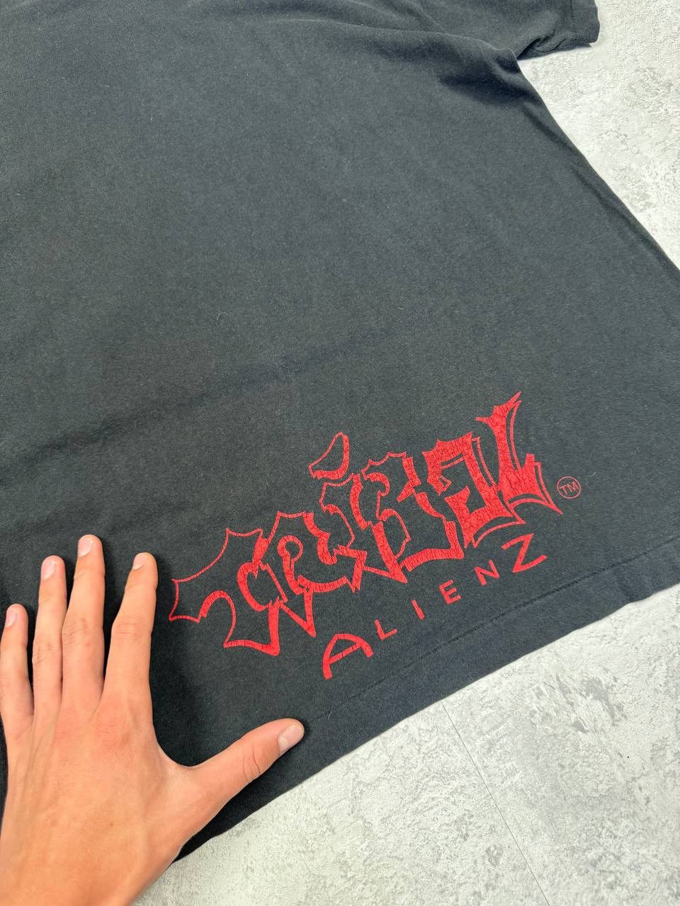 Vintage RARE Vintage 90’S Alienz T-Shirt Big Logo Size XL Size US XL / EU 56 / 4 - 12 Thumbnail