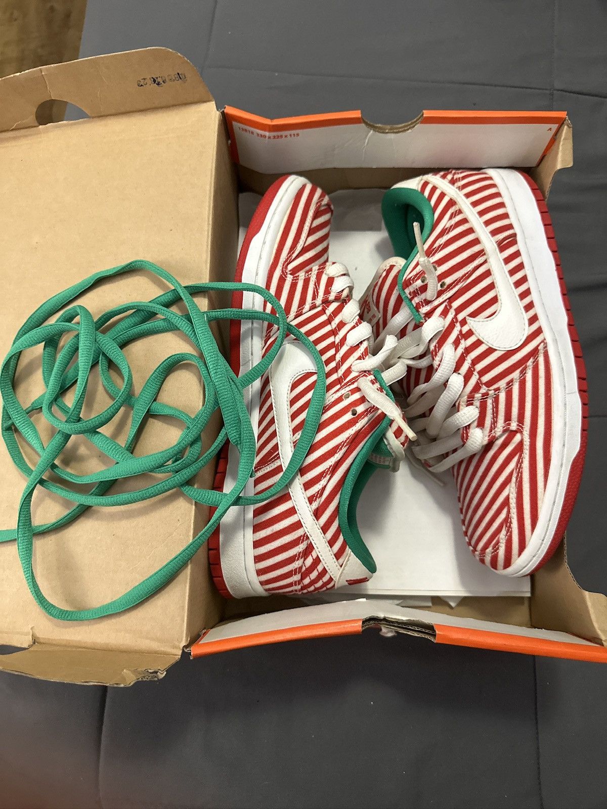 Nike SB Nike sb dunk low candy cane Size US 9 / EU 42 - 9 Thumbnail