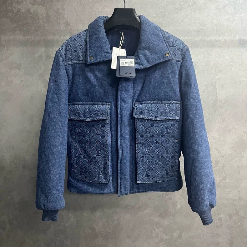 Louis Vuitton Louis Vuitton Blue letter logo printed pocket denim jacket Size US S / EU 44-46 / 1 - 1 Thumbnail