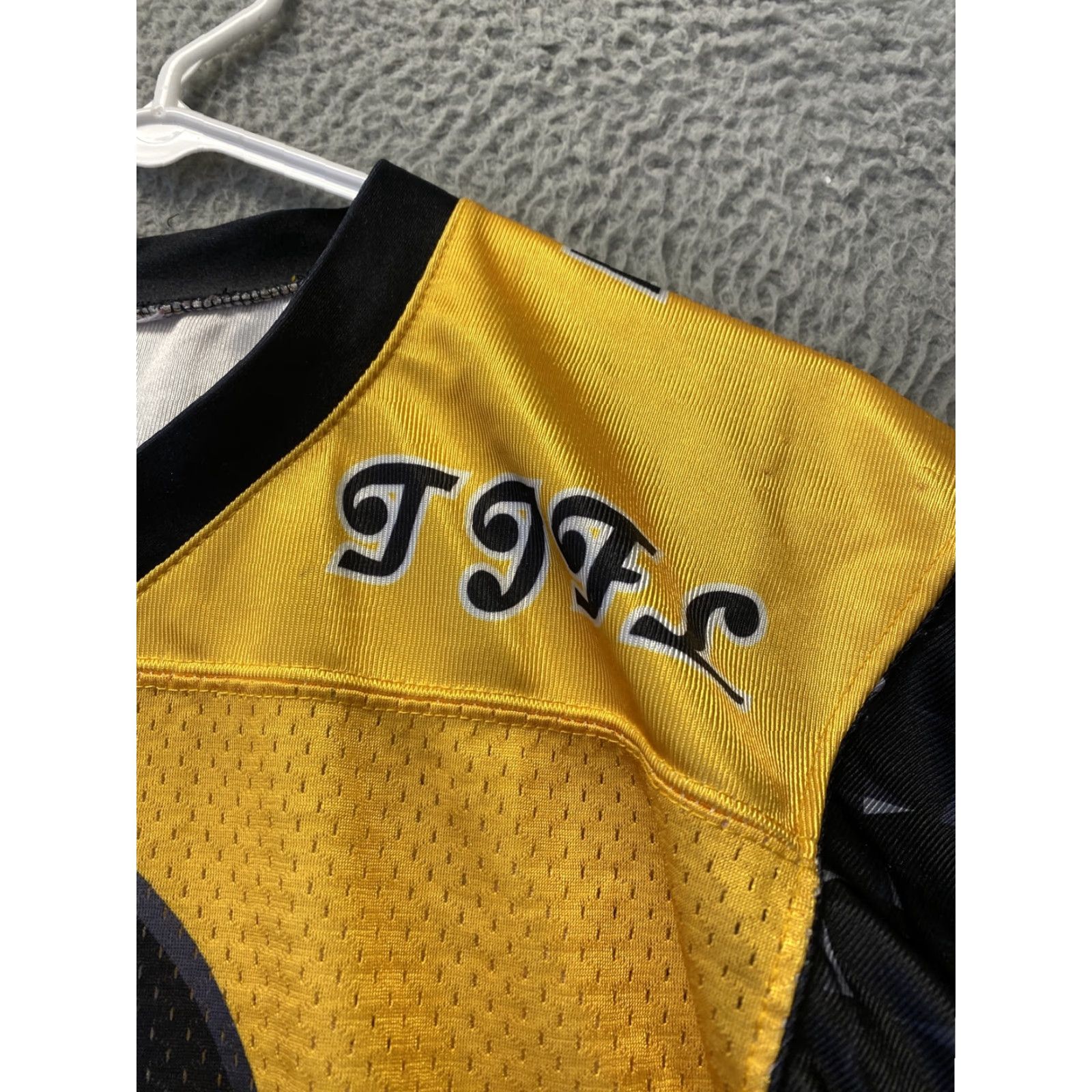 Logo 7 Unbranded Steelers jersey Yellow Logo Practice Short Sleeve Shirt S Adult/98-54 Size US S / EU 44-46 / 1 - 3 Thumbnail